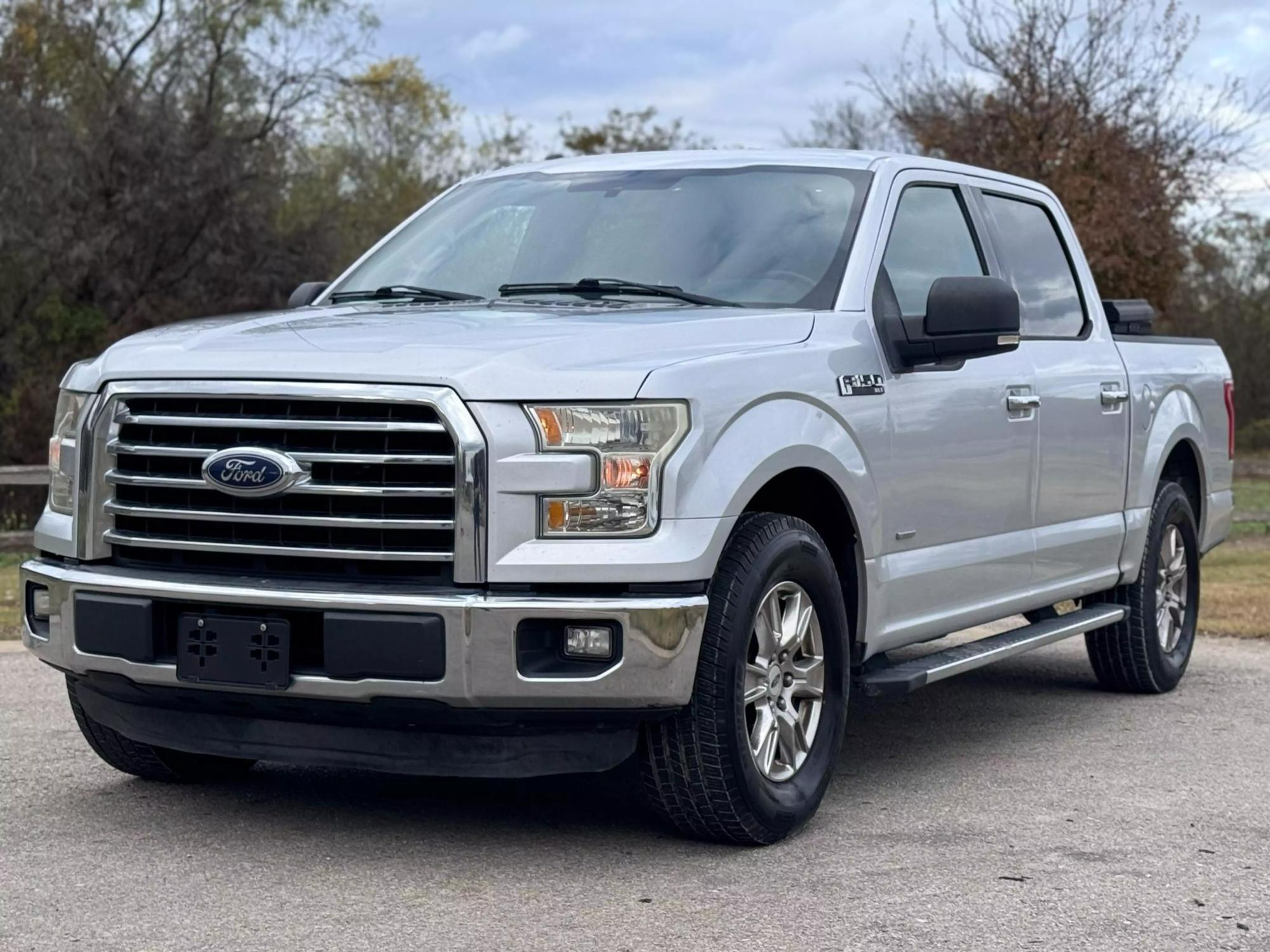 2015 Ford F-150 XLT photo 29