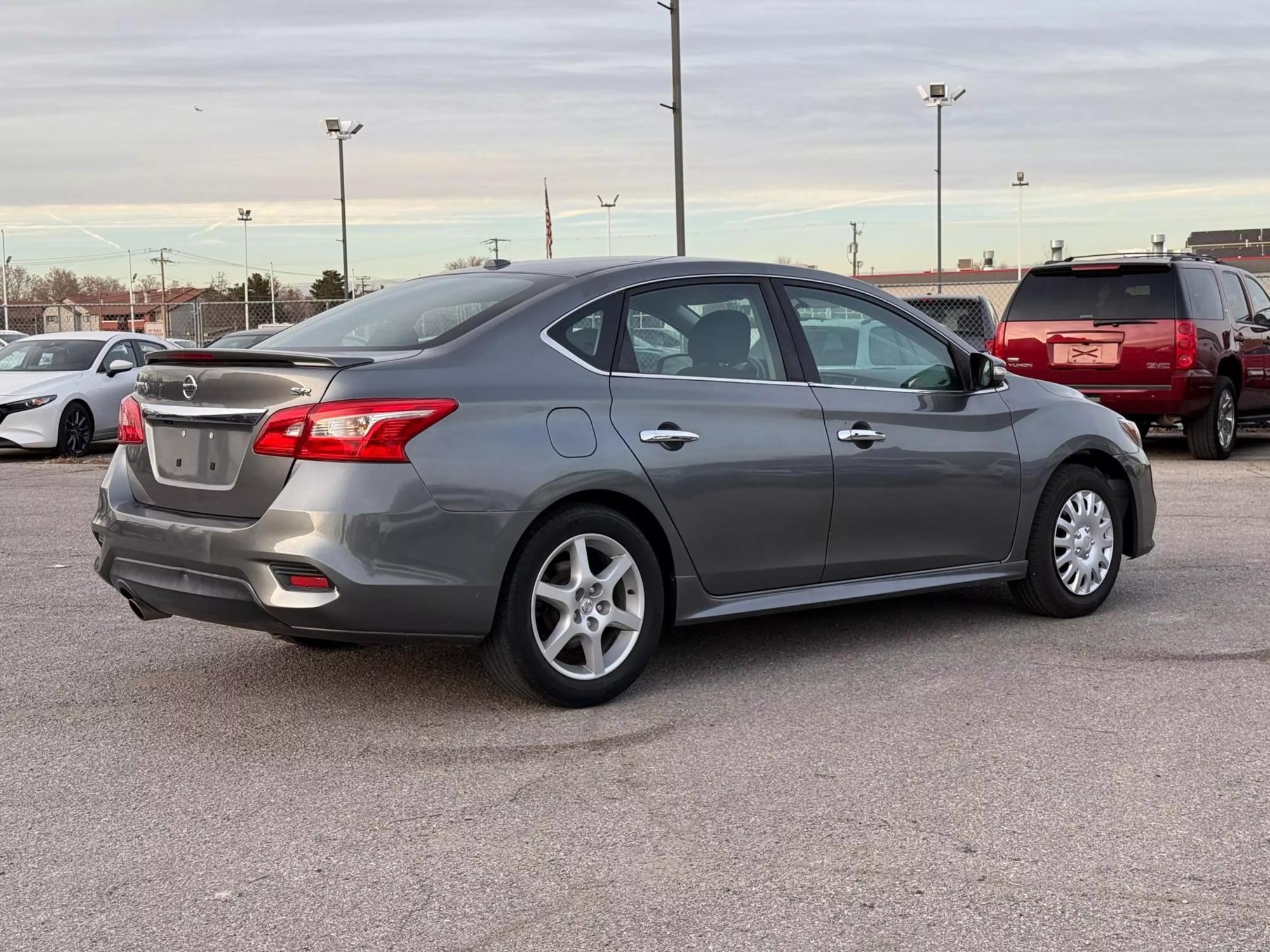 2016 Nissan Sentra SR photo 20