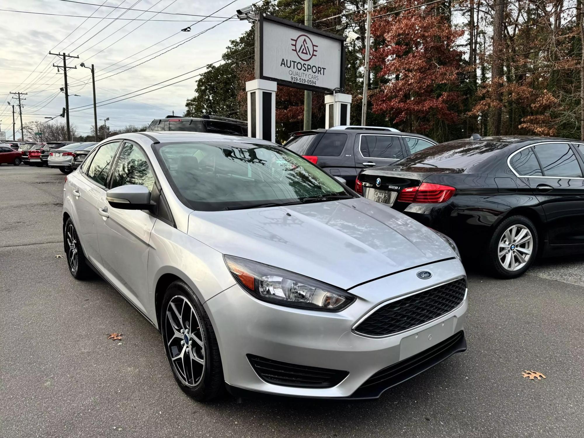 2018 Ford Focus SEL photo 19