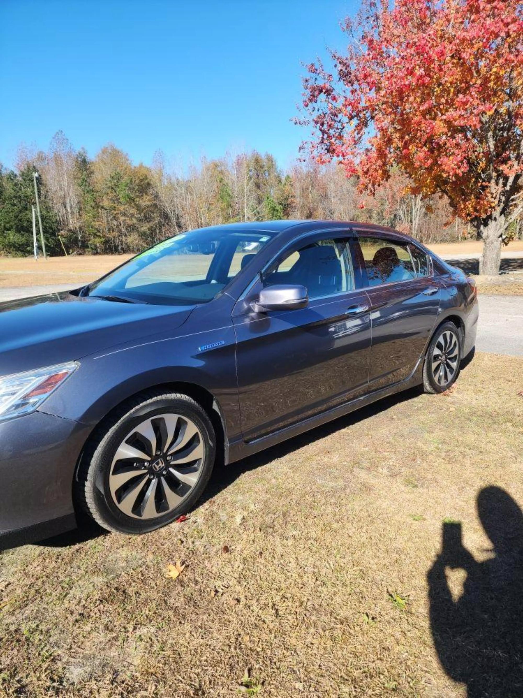 2017 Honda Accord Hybrid Touring photo 12