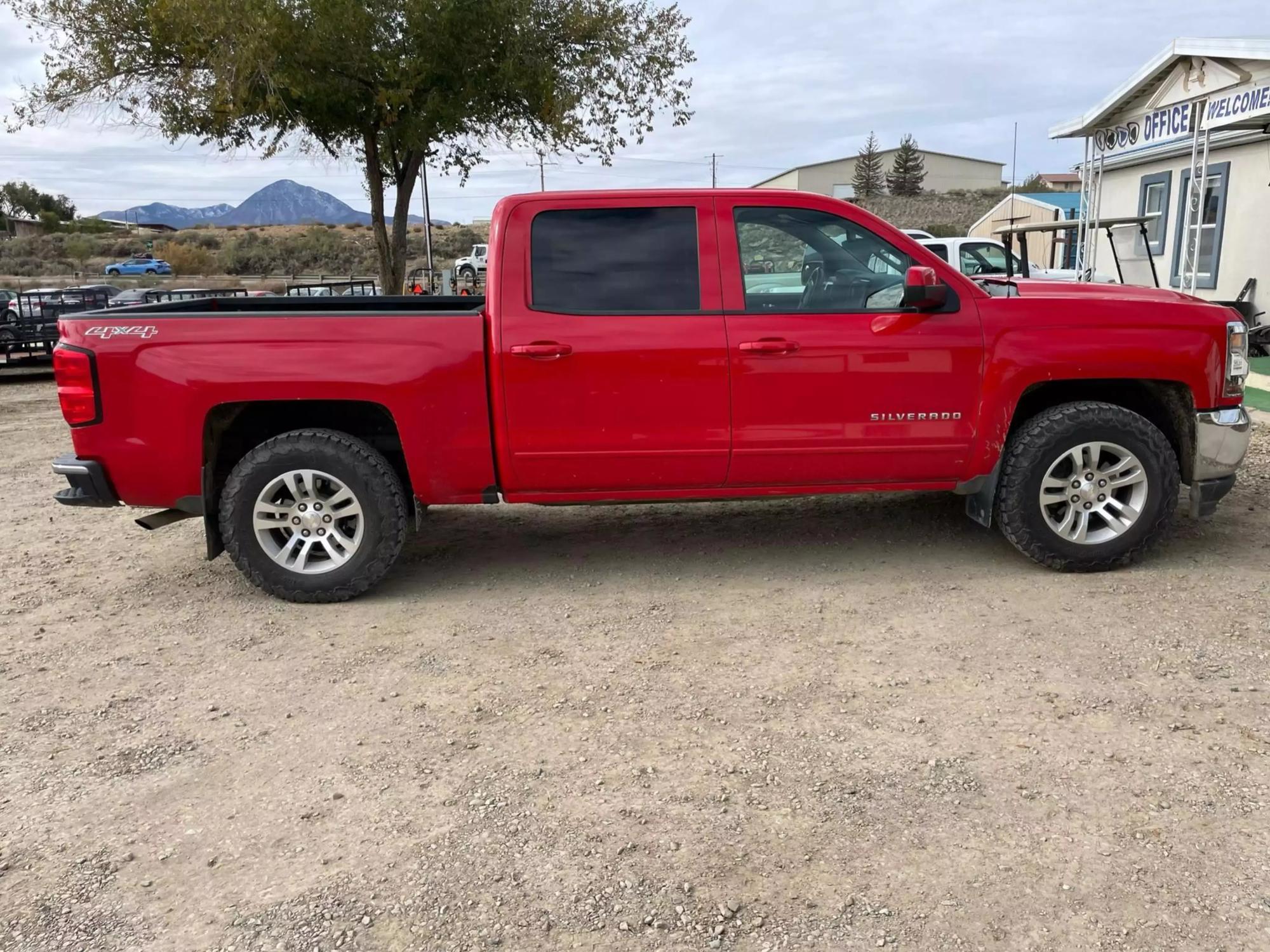 2016 Chevrolet Silverado 1500 LT photo 15