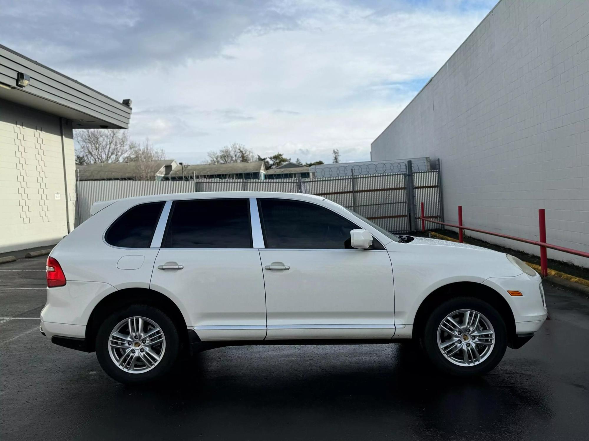 2008 Porsche Cayenne Base photo 29