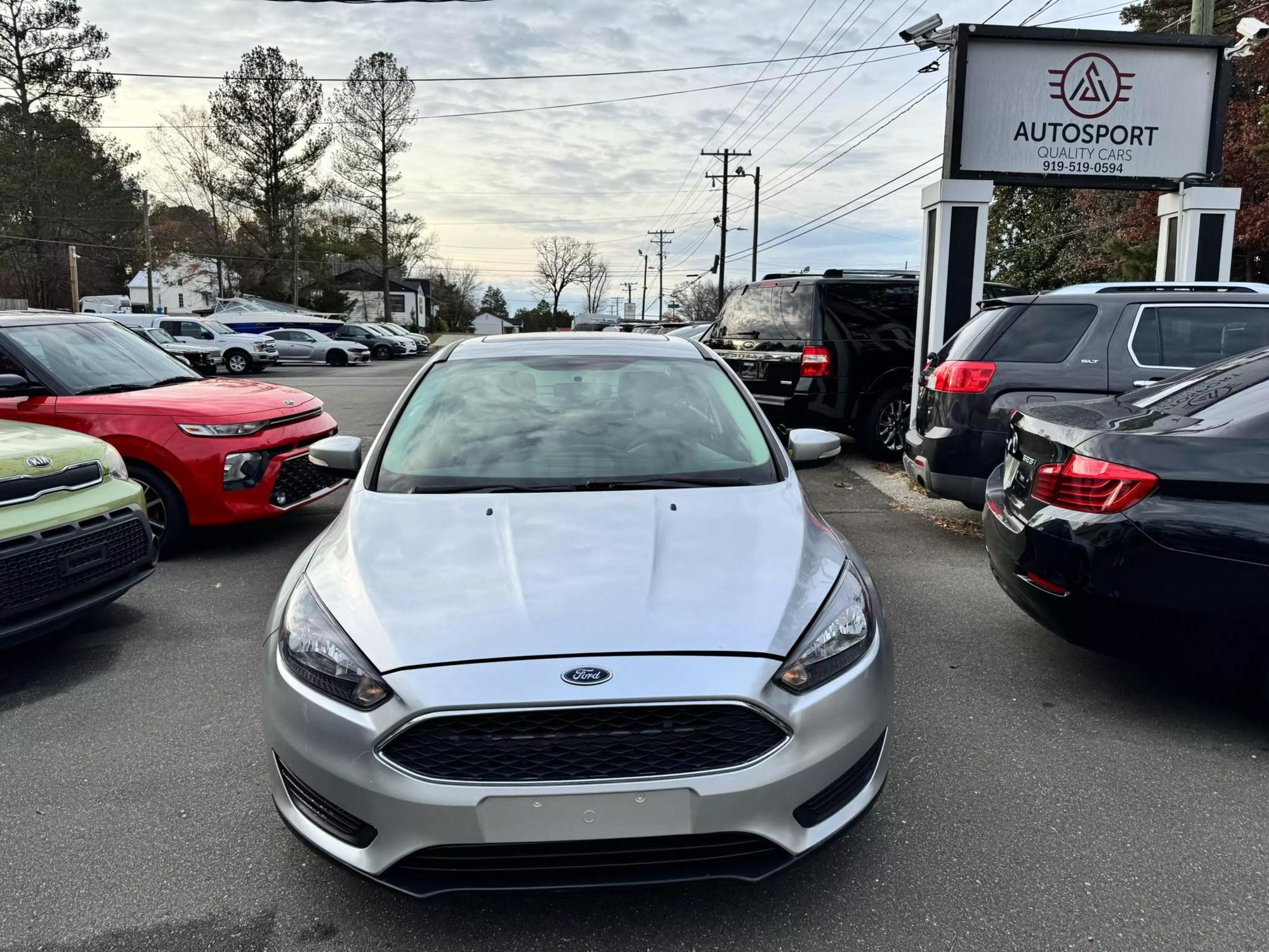 2018 Ford Focus SEL photo 20