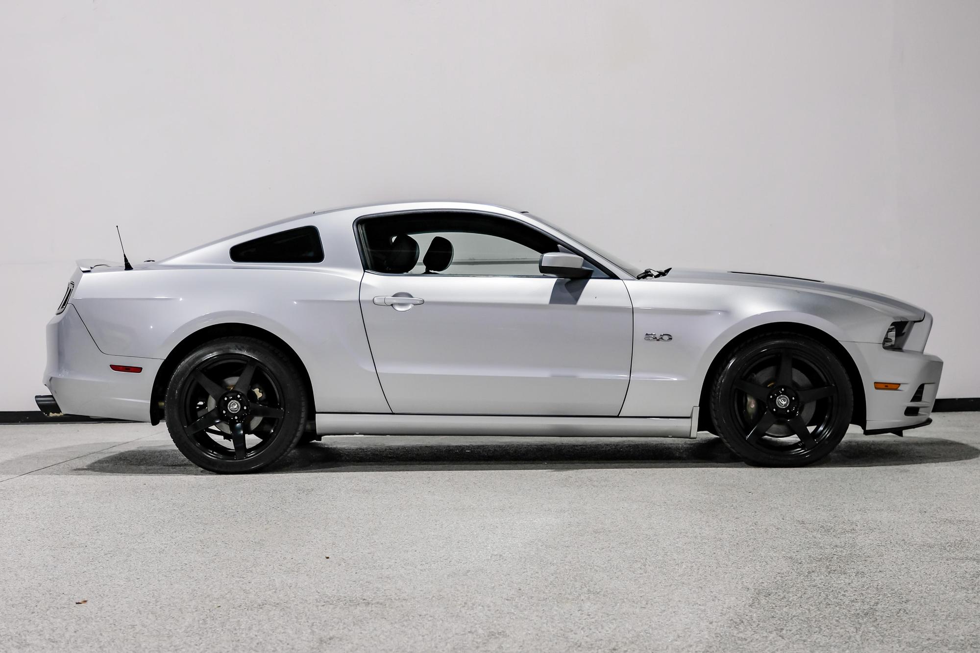 2013 Ford Mustang GT photo 68