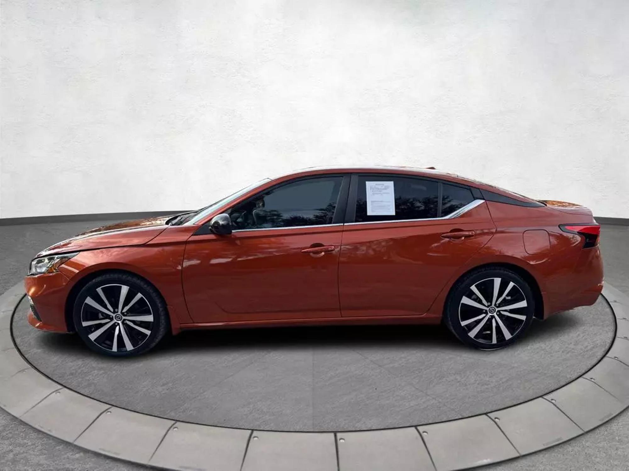 2021 Nissan Altima SR photo 29