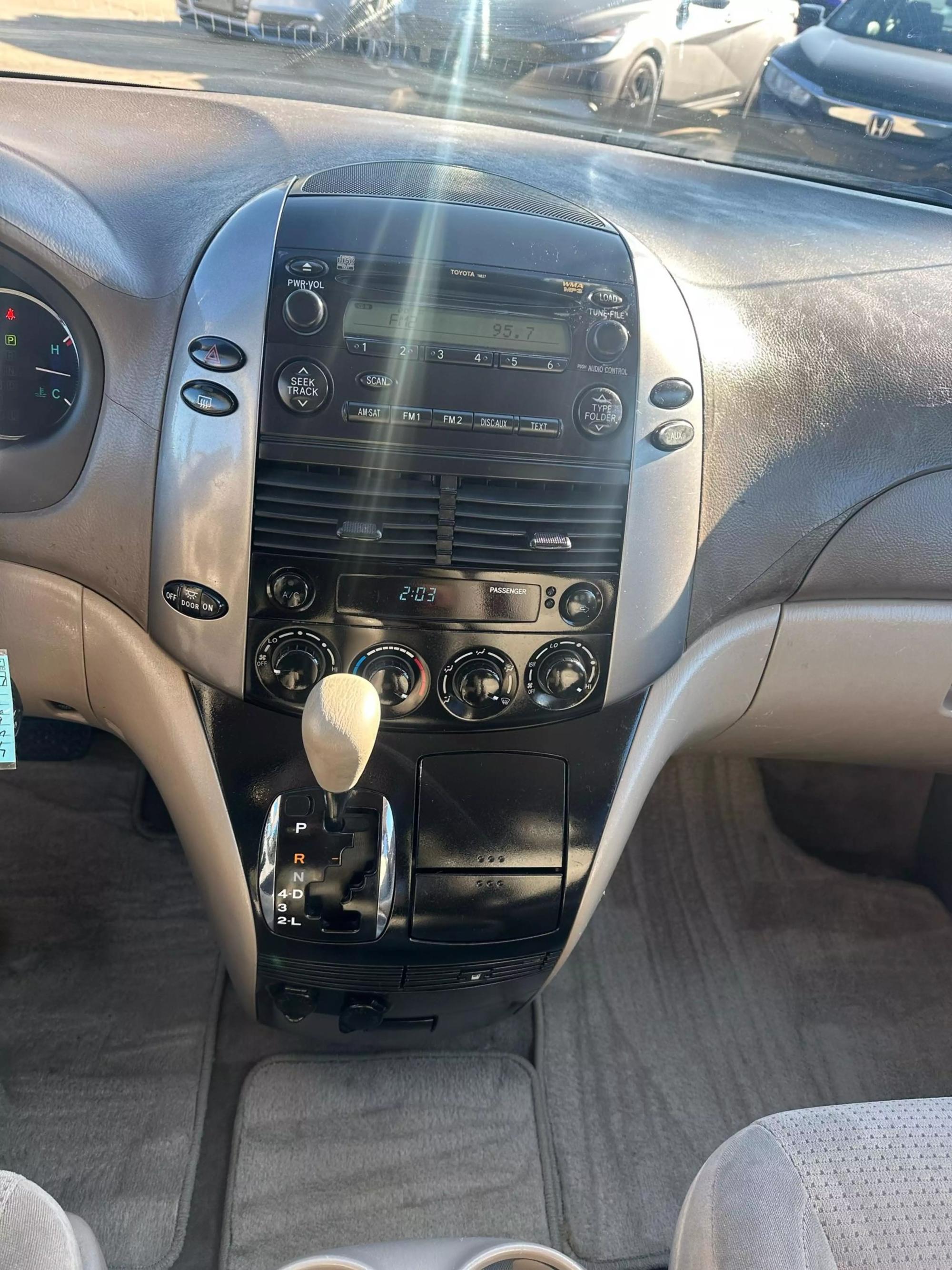 2008 Toyota Sienna CE photo 57