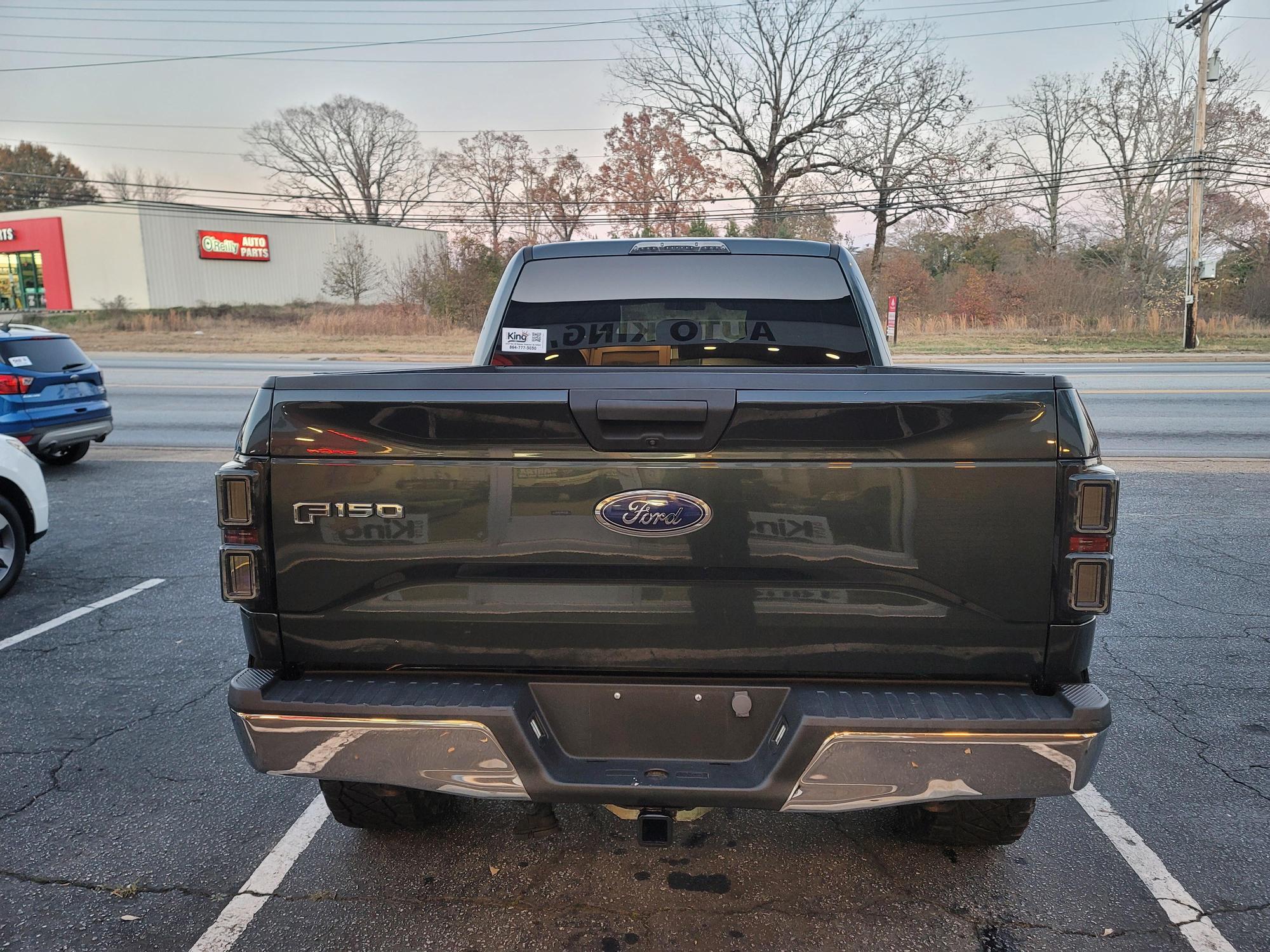 2015 Ford F-150 XLT photo 29