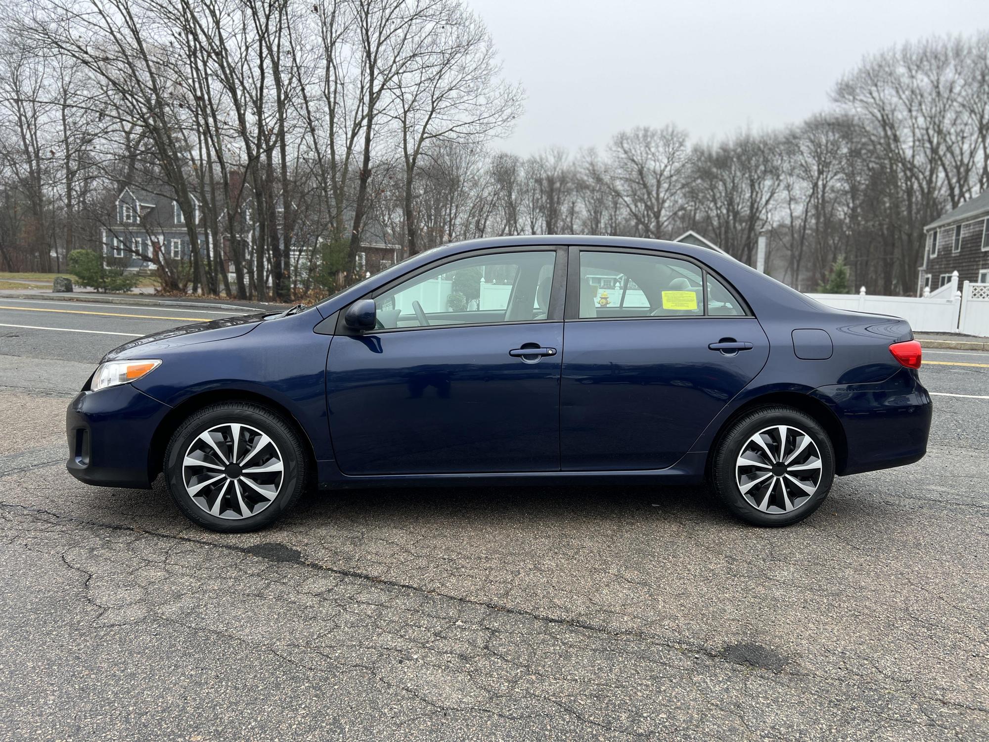 2012 Toyota Corolla LE photo 39