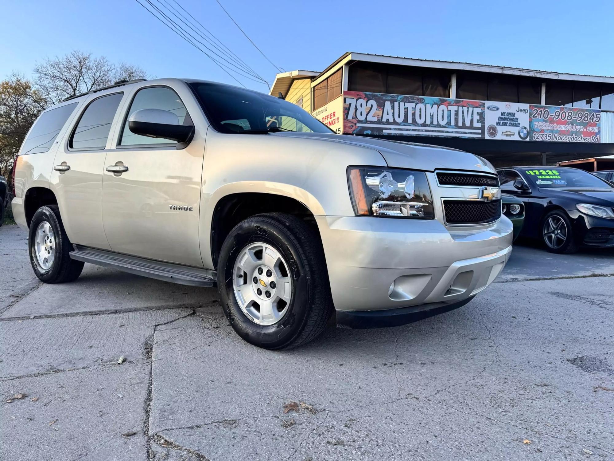 2013 Chevrolet Tahoe LT photo 14