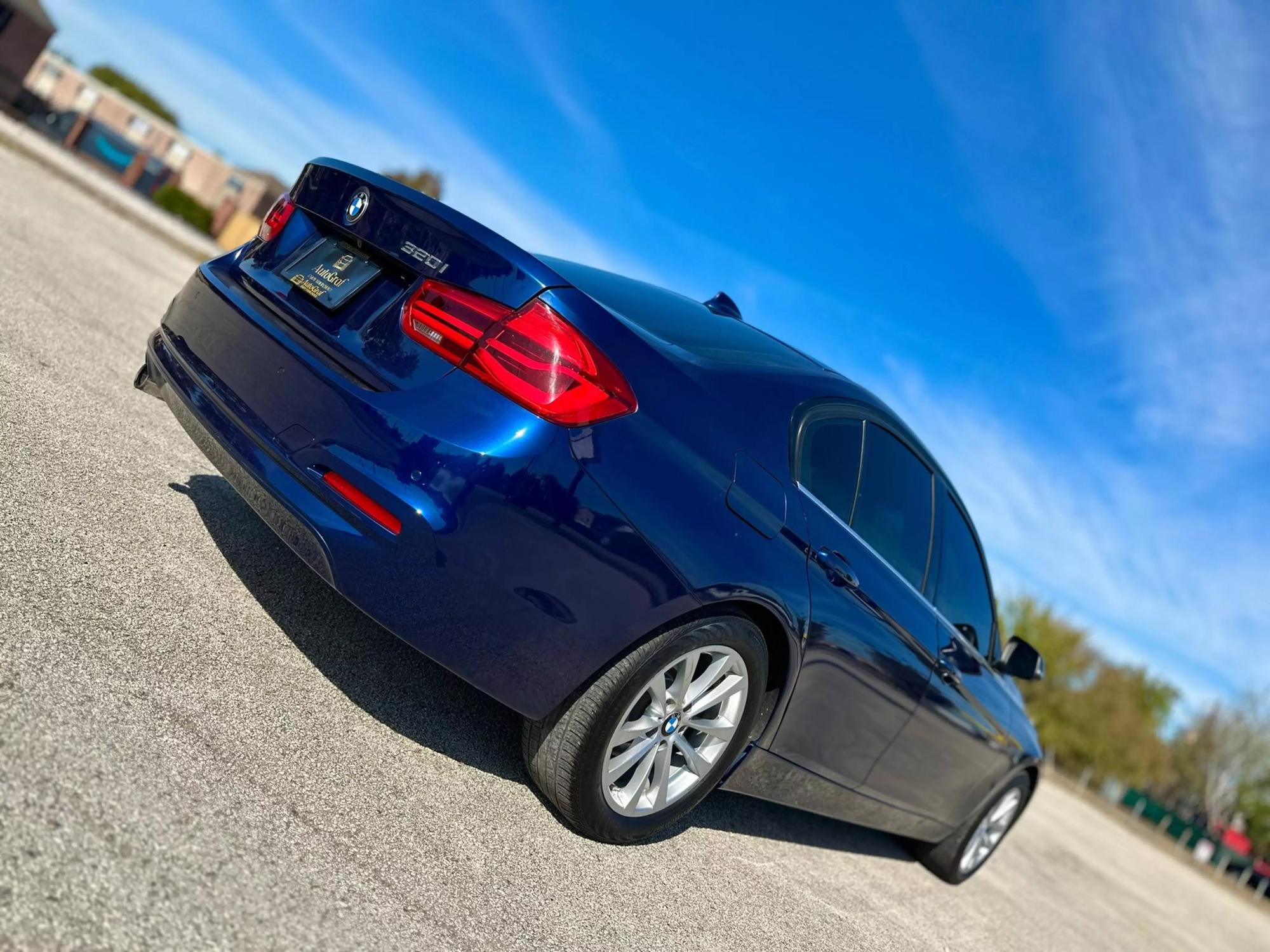 2017 BMW 3 Series 320i photo 28