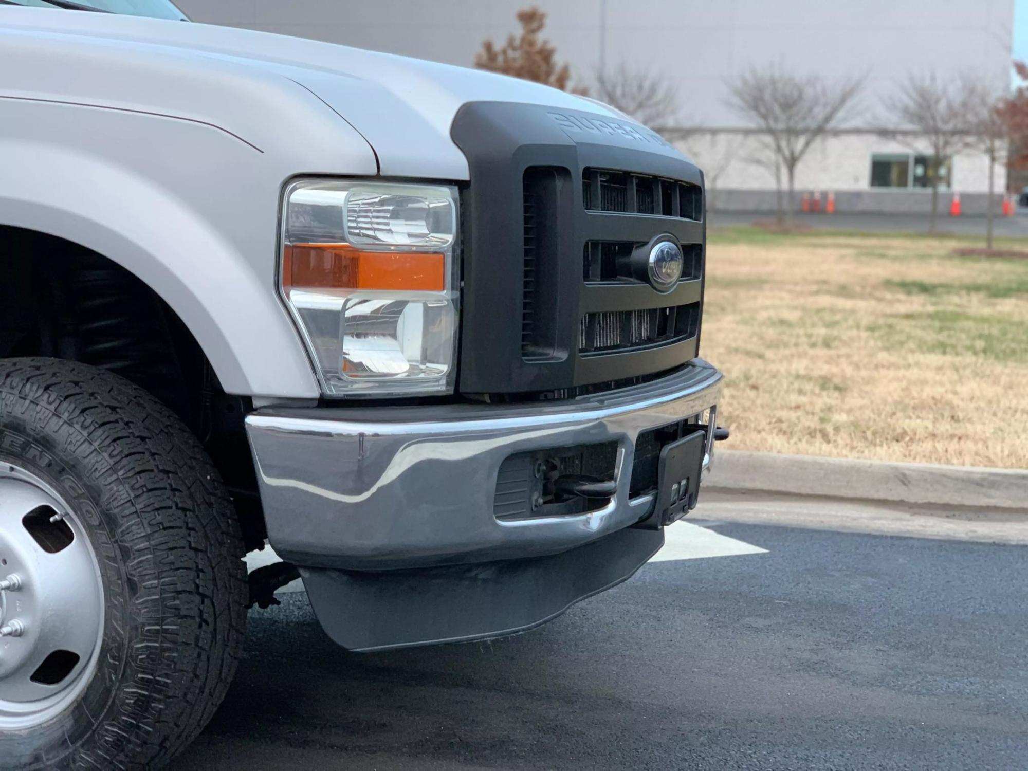 2008 Ford F-350 Super Duty XL photo 103