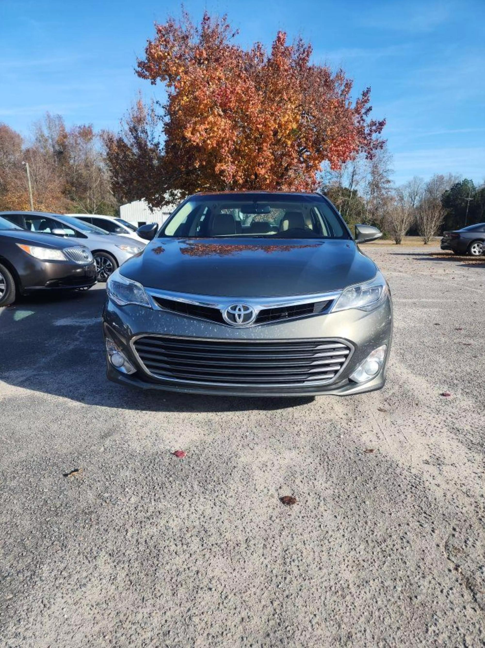 2014 Toyota Avalon XLE Touring photo 11