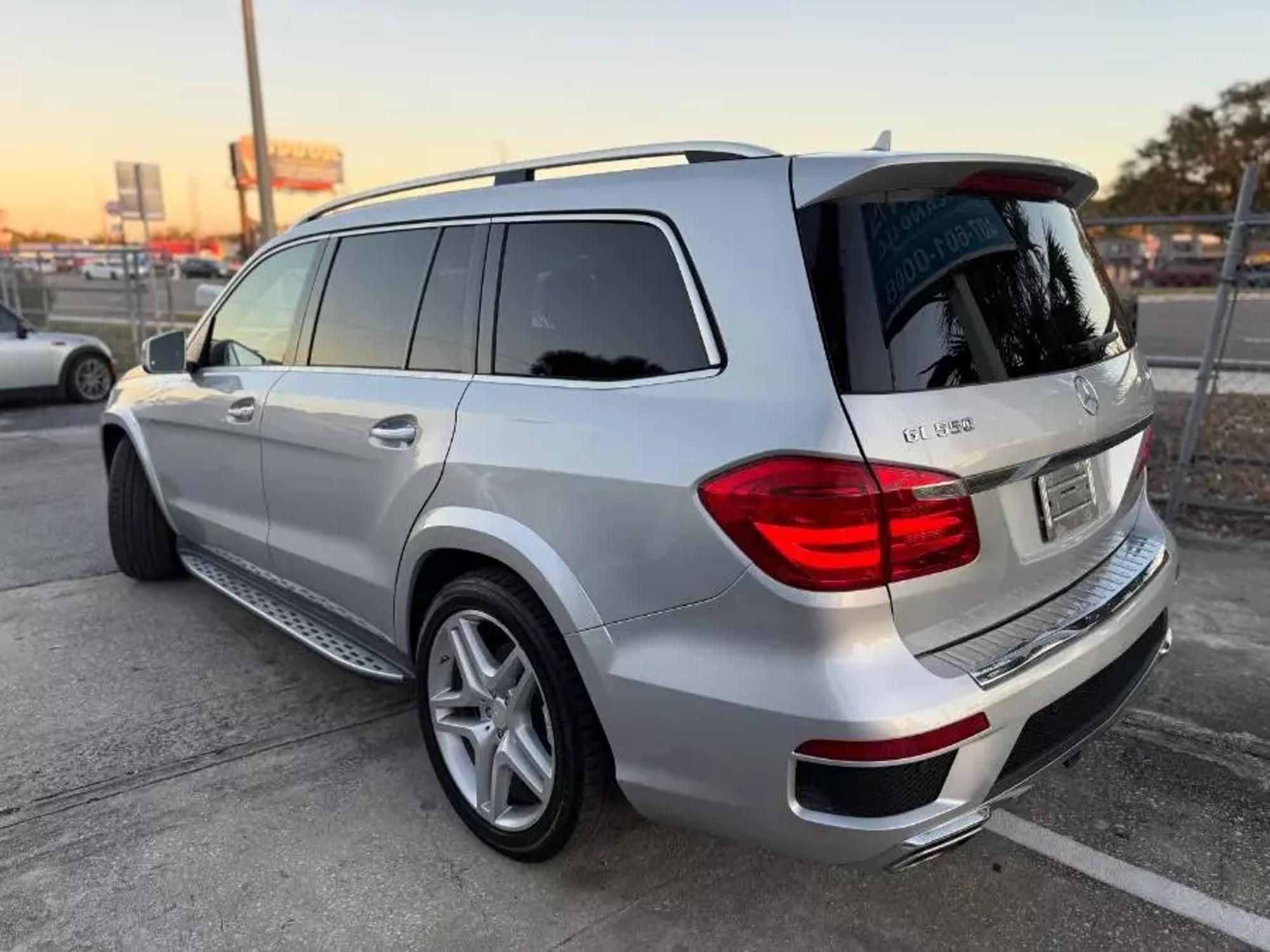 2014 Mercedes-Benz GL-Class GL550 photo 24