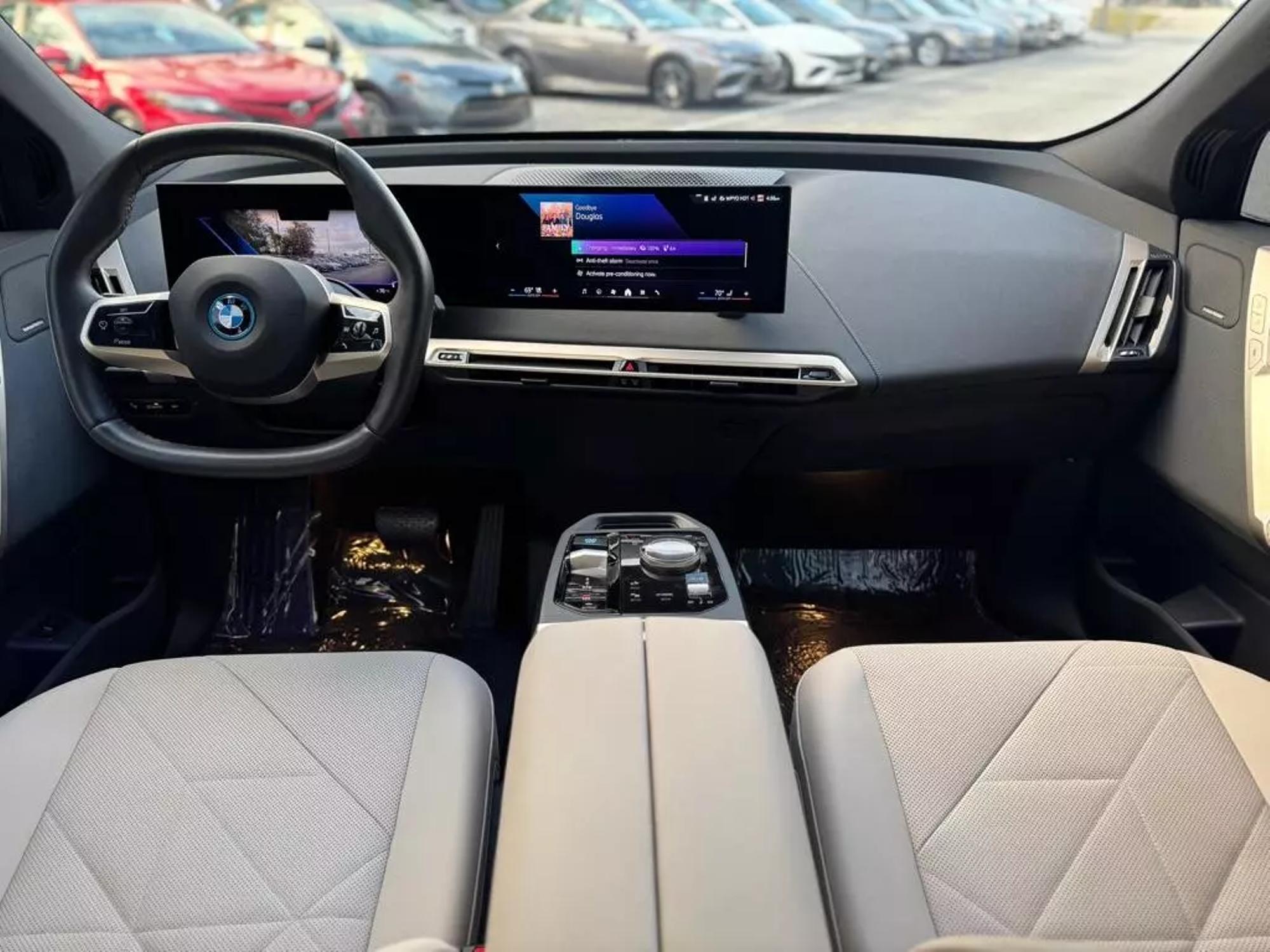 2024 BMW iX Base photo 46