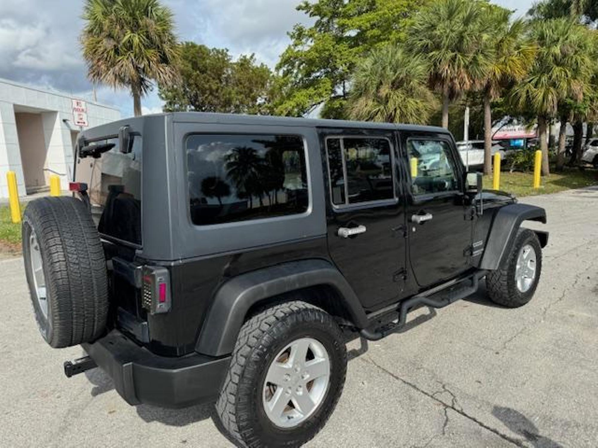 2015 Jeep Wrangler Unlimited Sport photo 33