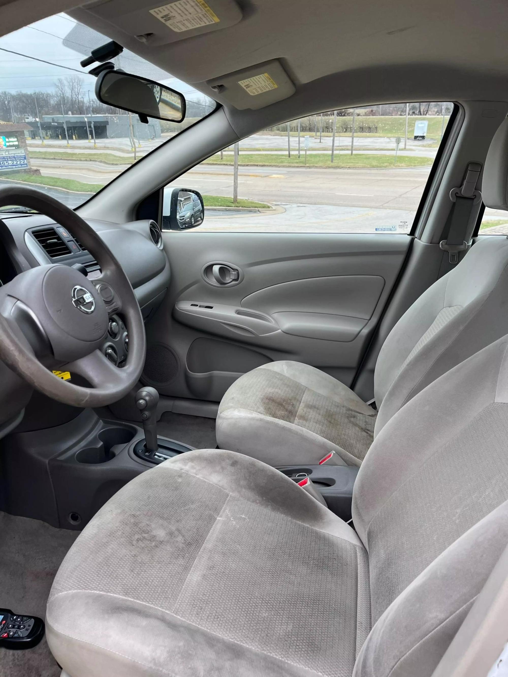 2012 Nissan Versa SL photo 35