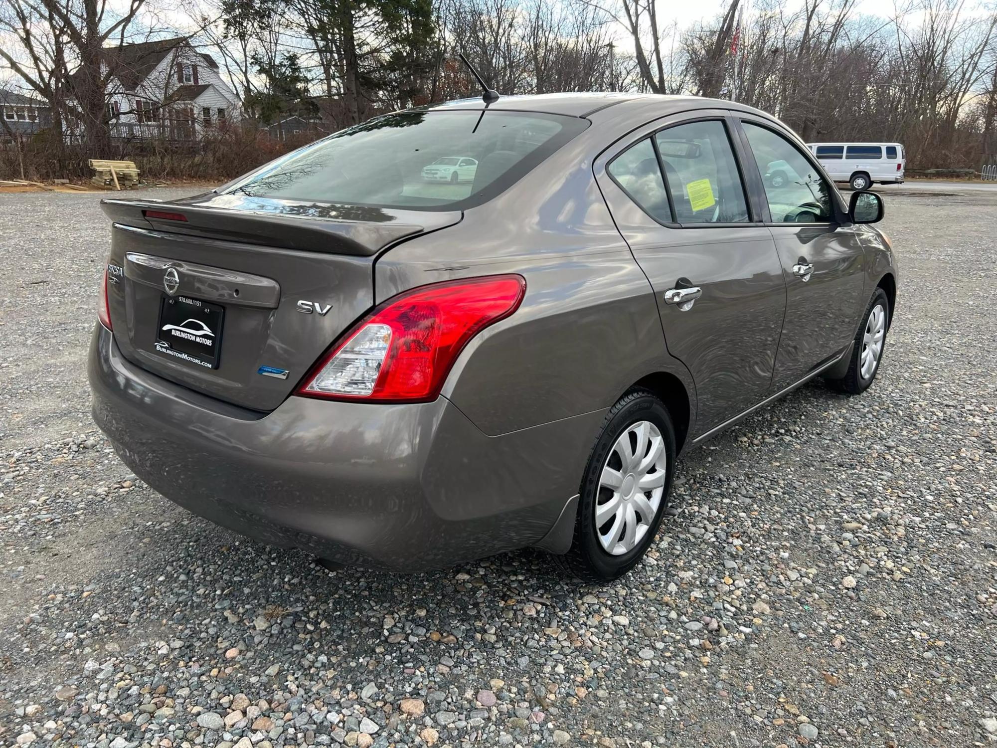 2014 Nissan Versa Sedan SV photo 21