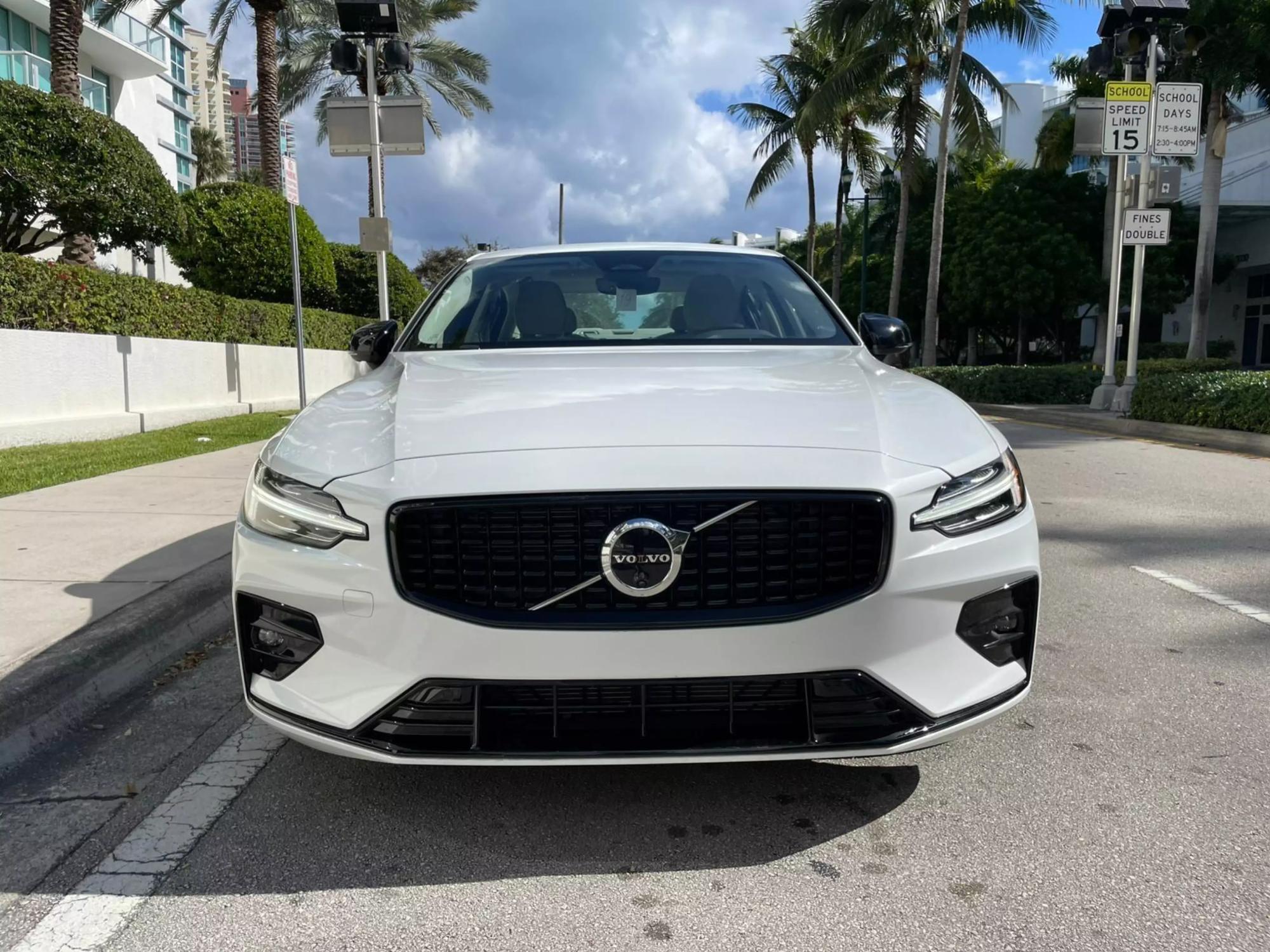 2024 Volvo S60 Plus photo 29