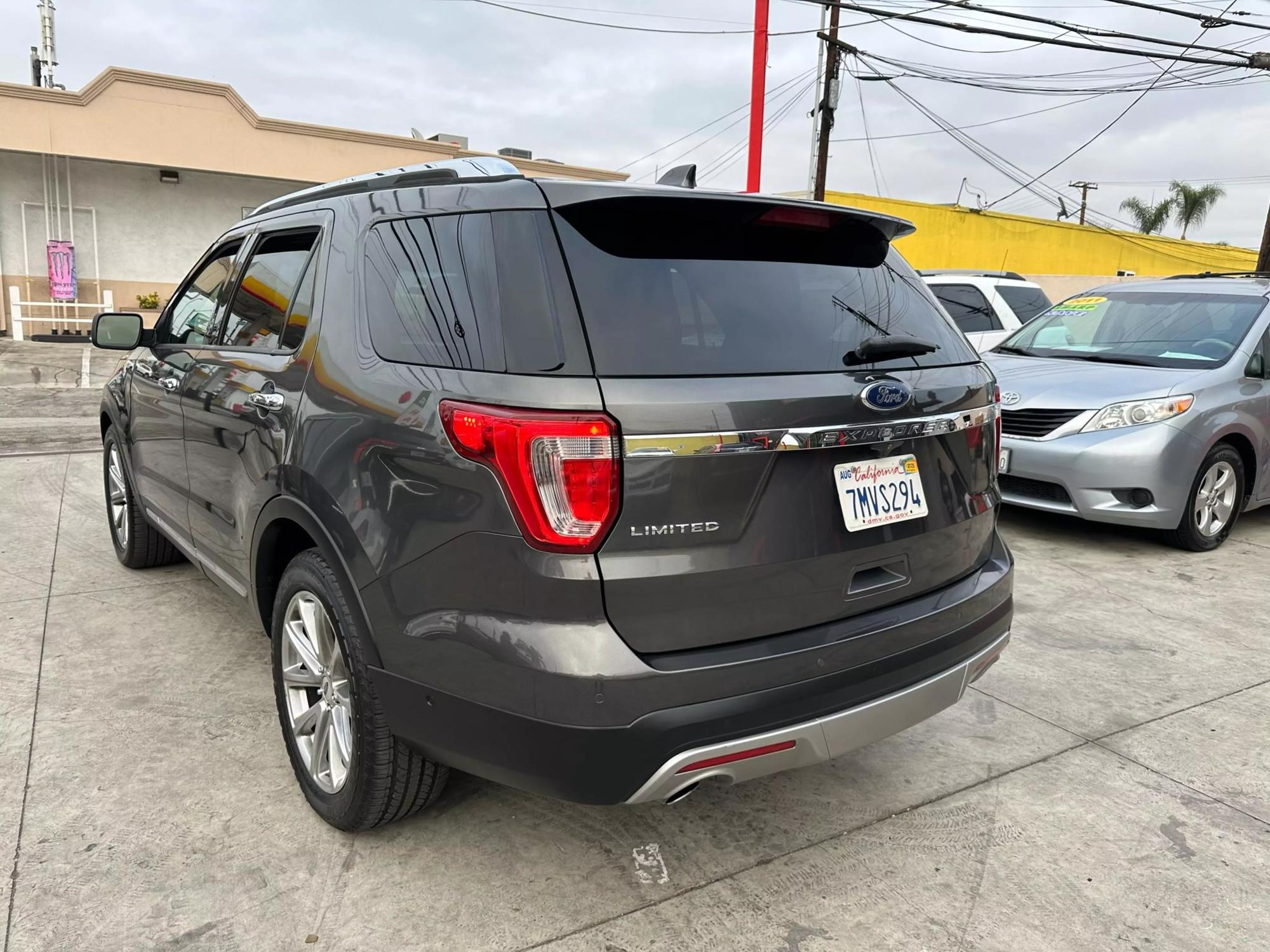 2016 Ford Explorer Limited photo 24