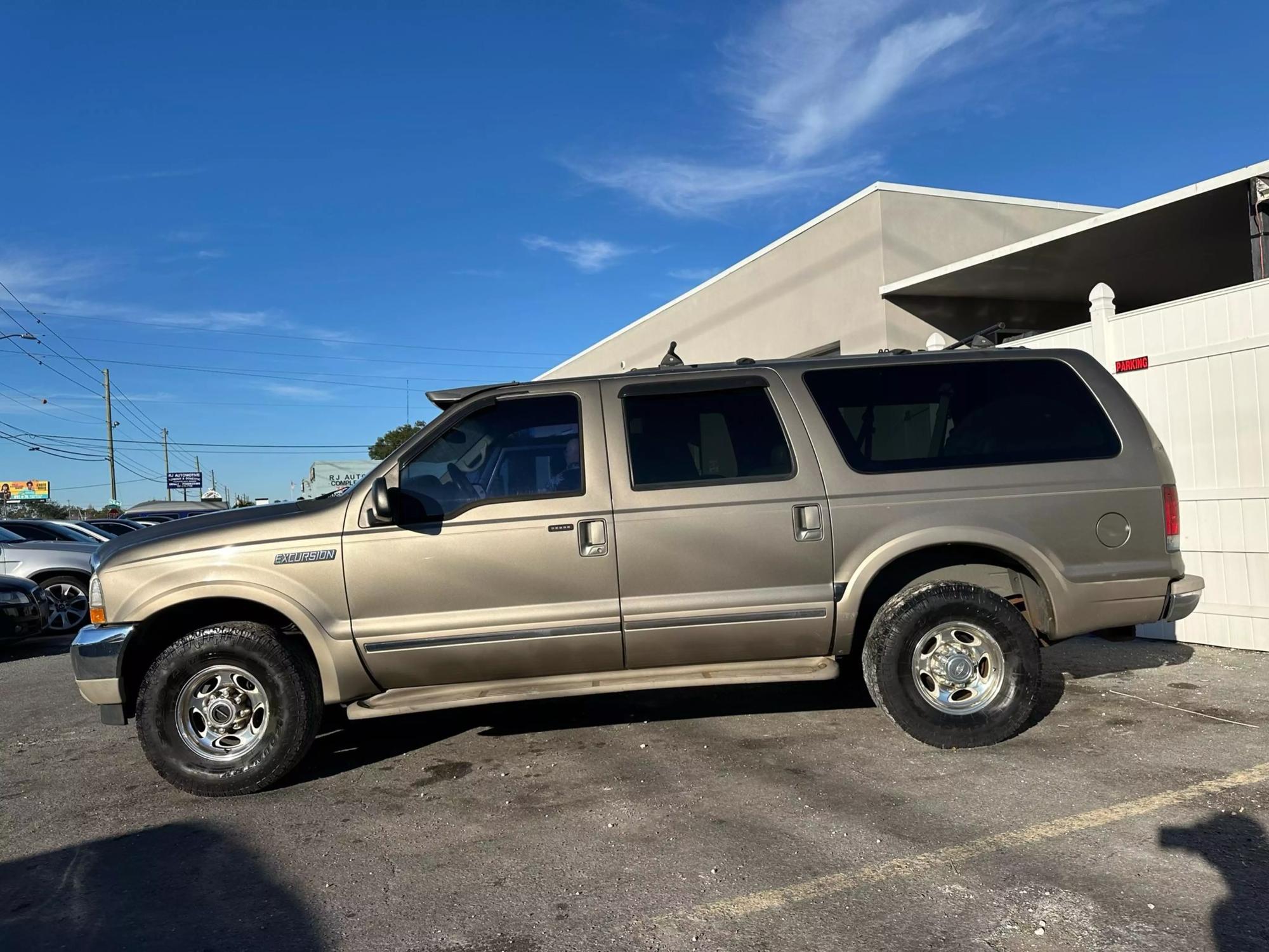 2002 Ford Excursion Limited photo 25