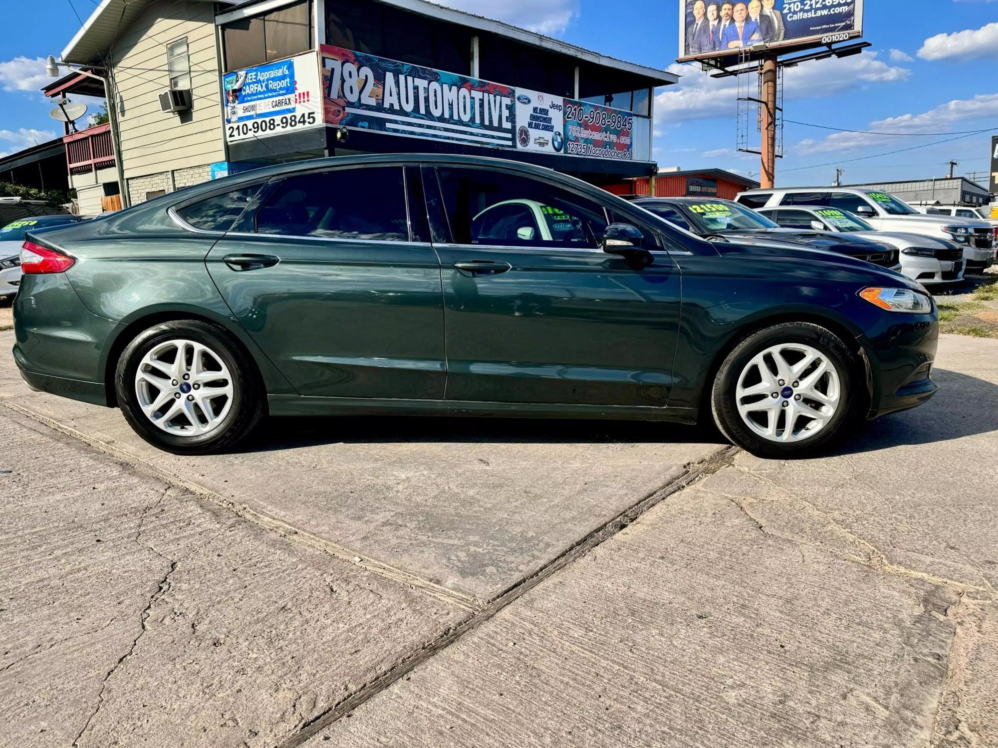 2015 Ford Fusion SE photo 17