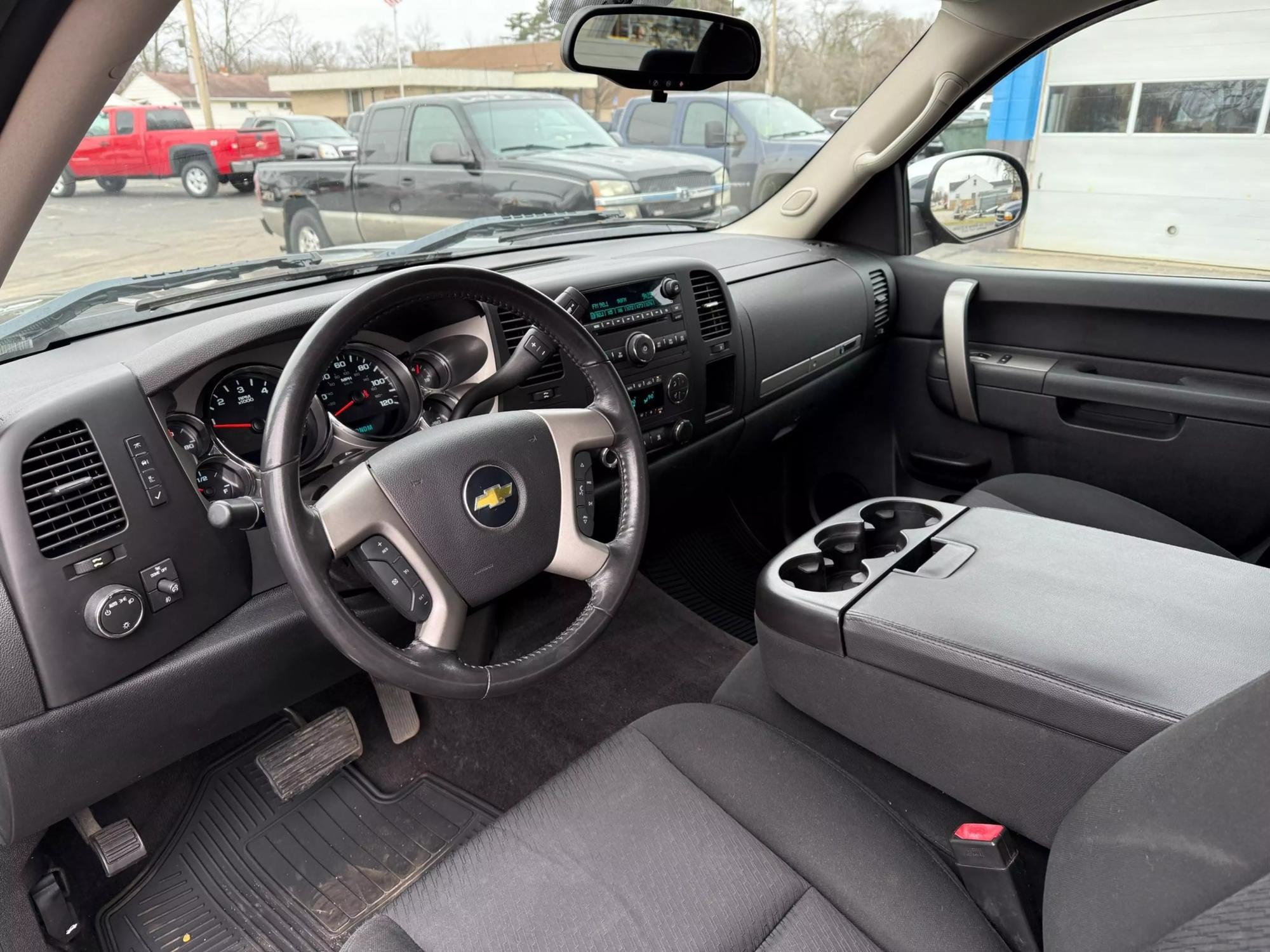 2011 Chevrolet Silverado 1500 LT photo 26