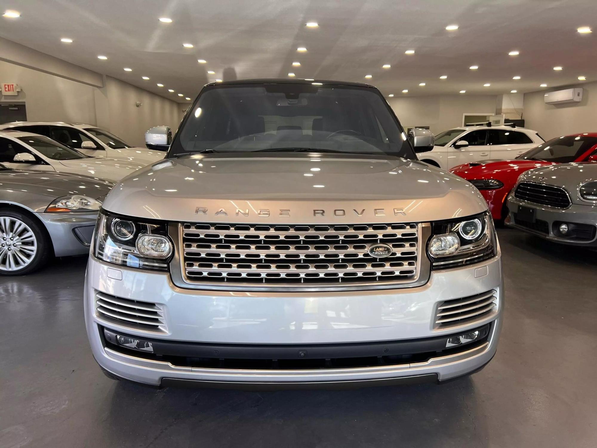 2016 Land Rover Range Rover HSE photo 2