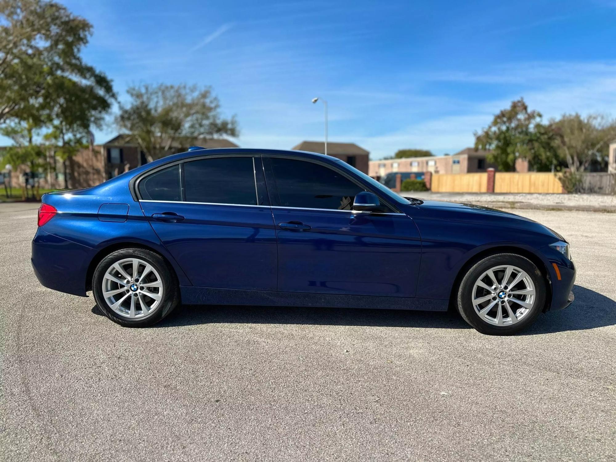 2017 BMW 3 Series 320i photo 29