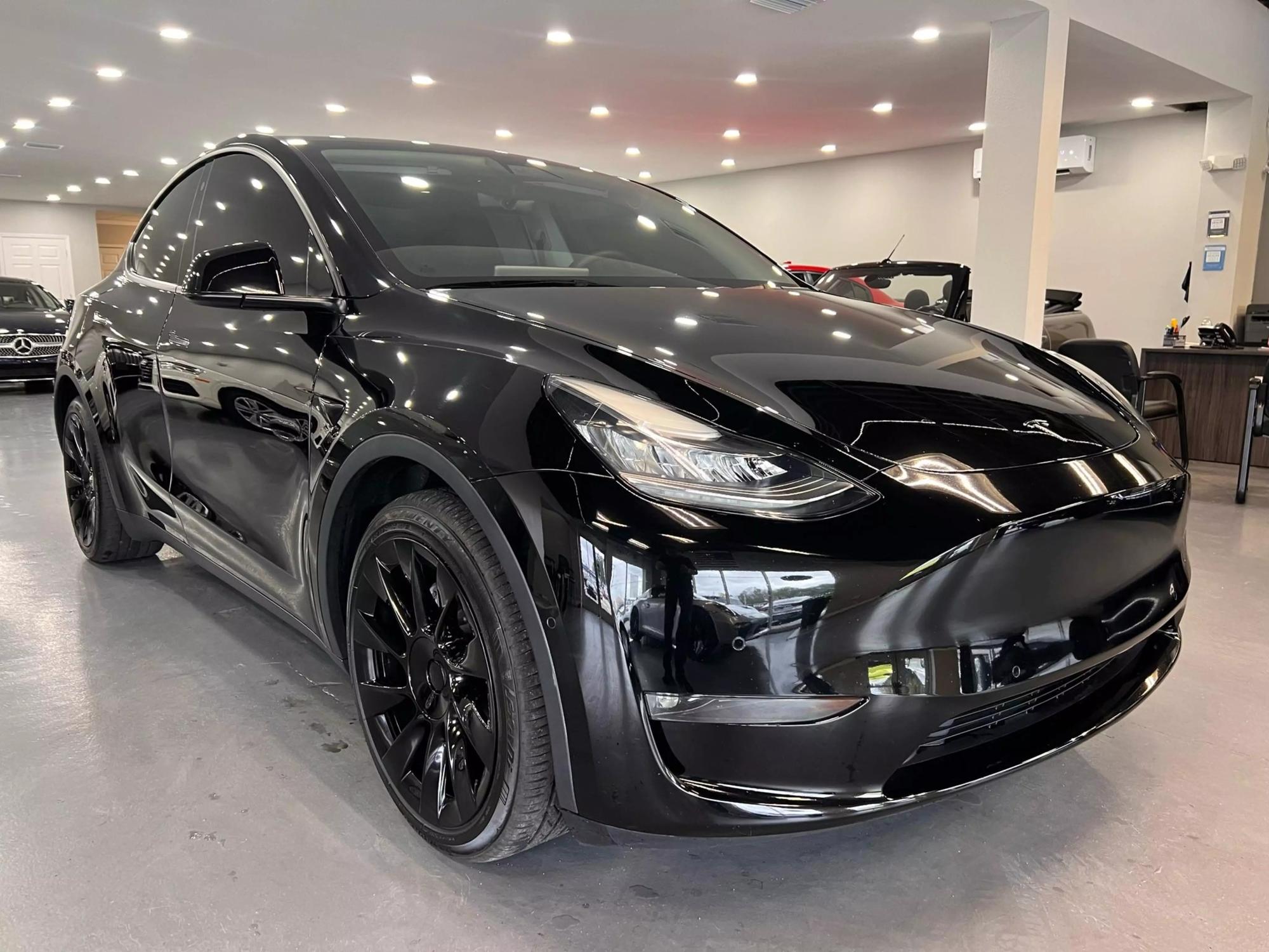 Tesla Model Y's photo