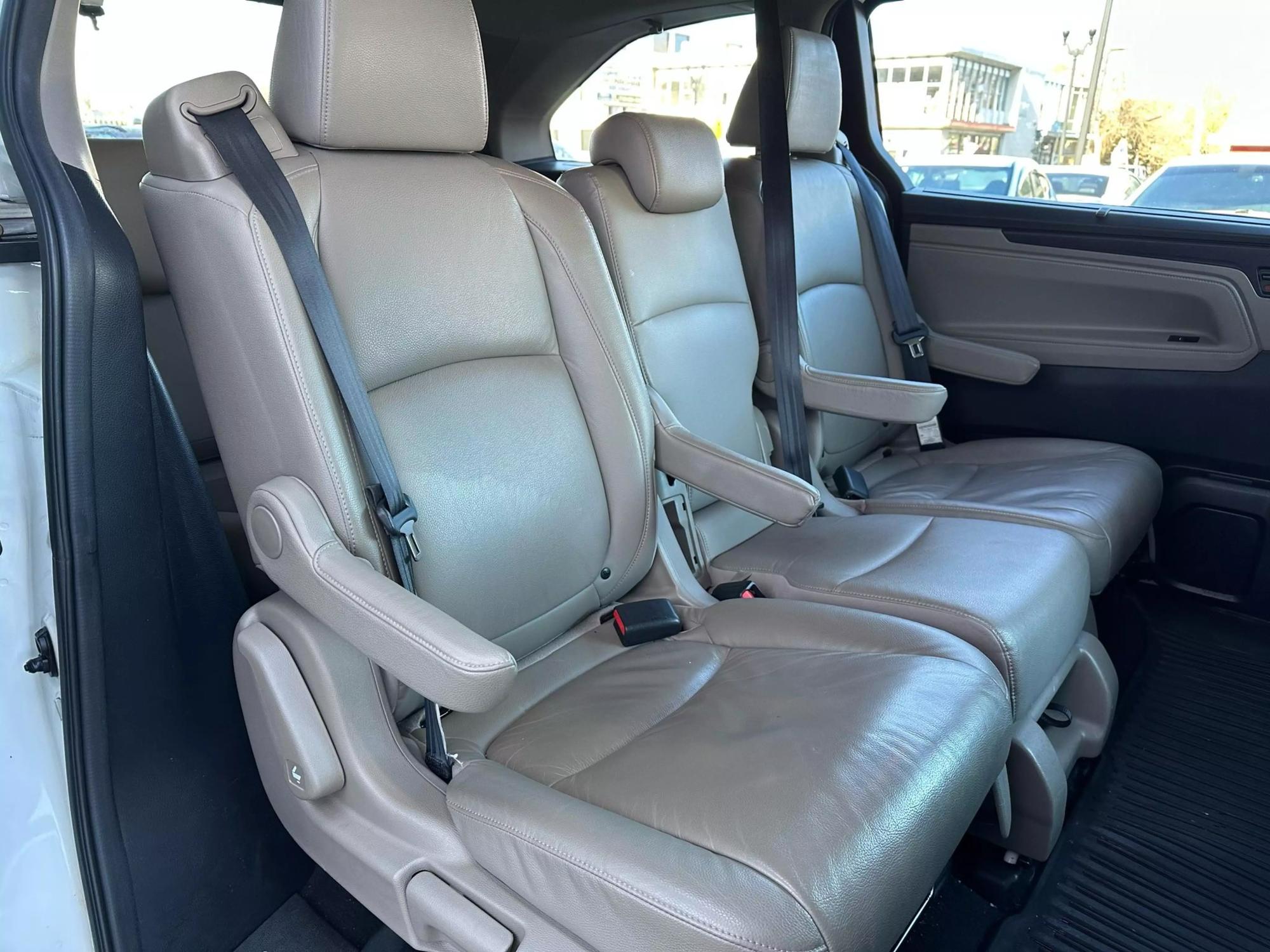 2018 Honda Odyssey EX-L photo 45