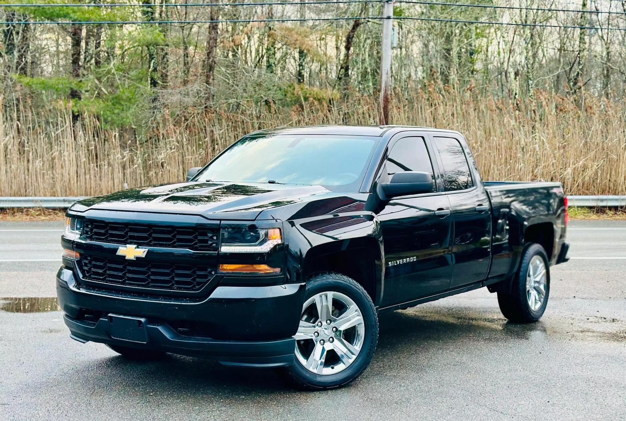 2017 Chevrolet Silverado 1500 Custom photo 14