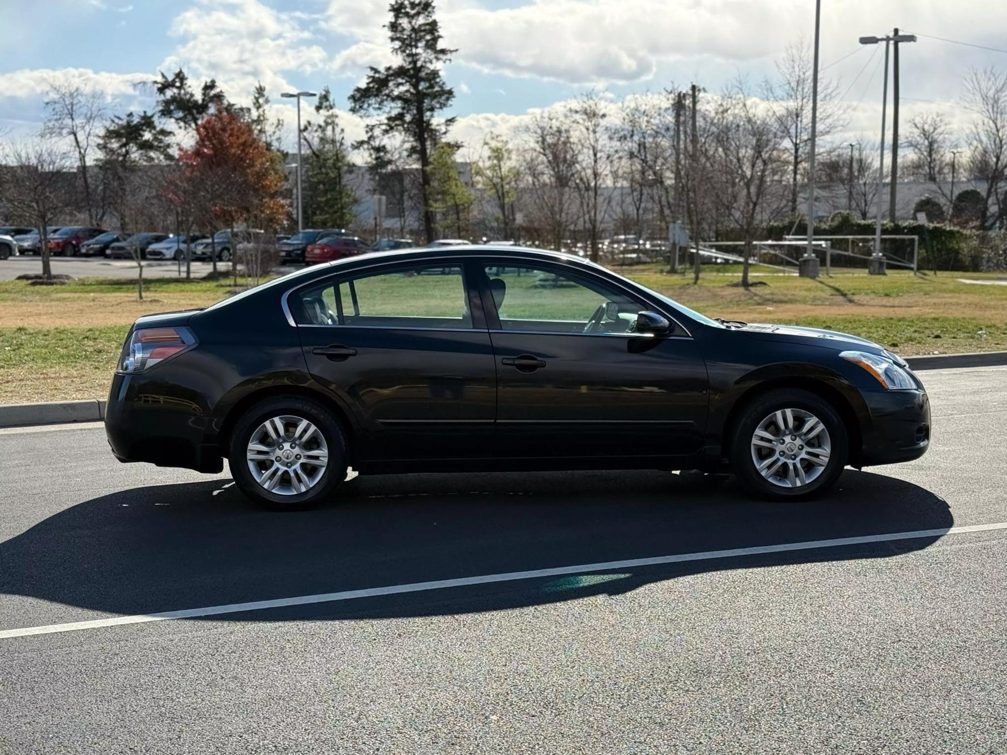 2010 Nissan Altima S photo 90