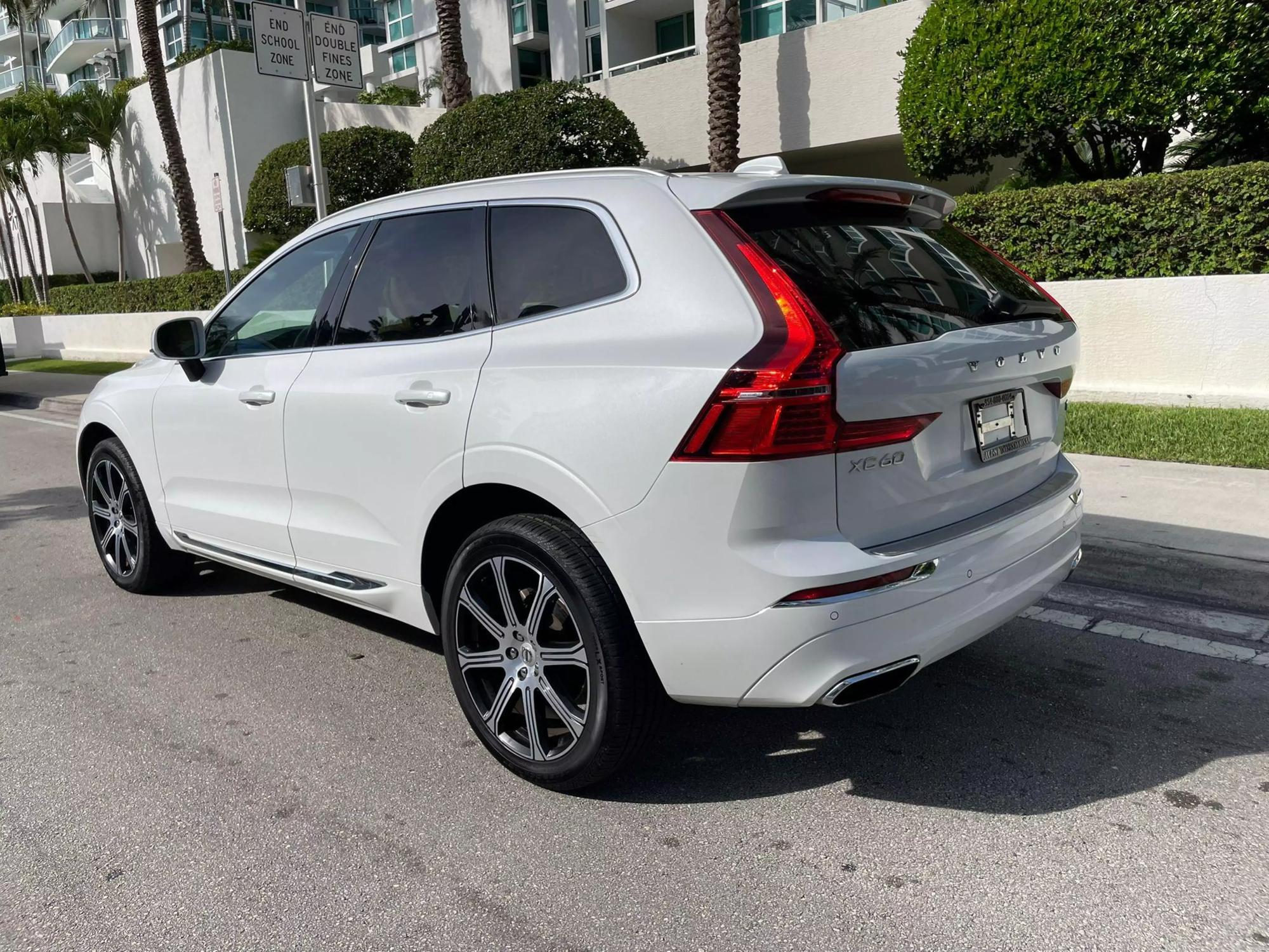 2021 Volvo XC60 Inscription photo 32