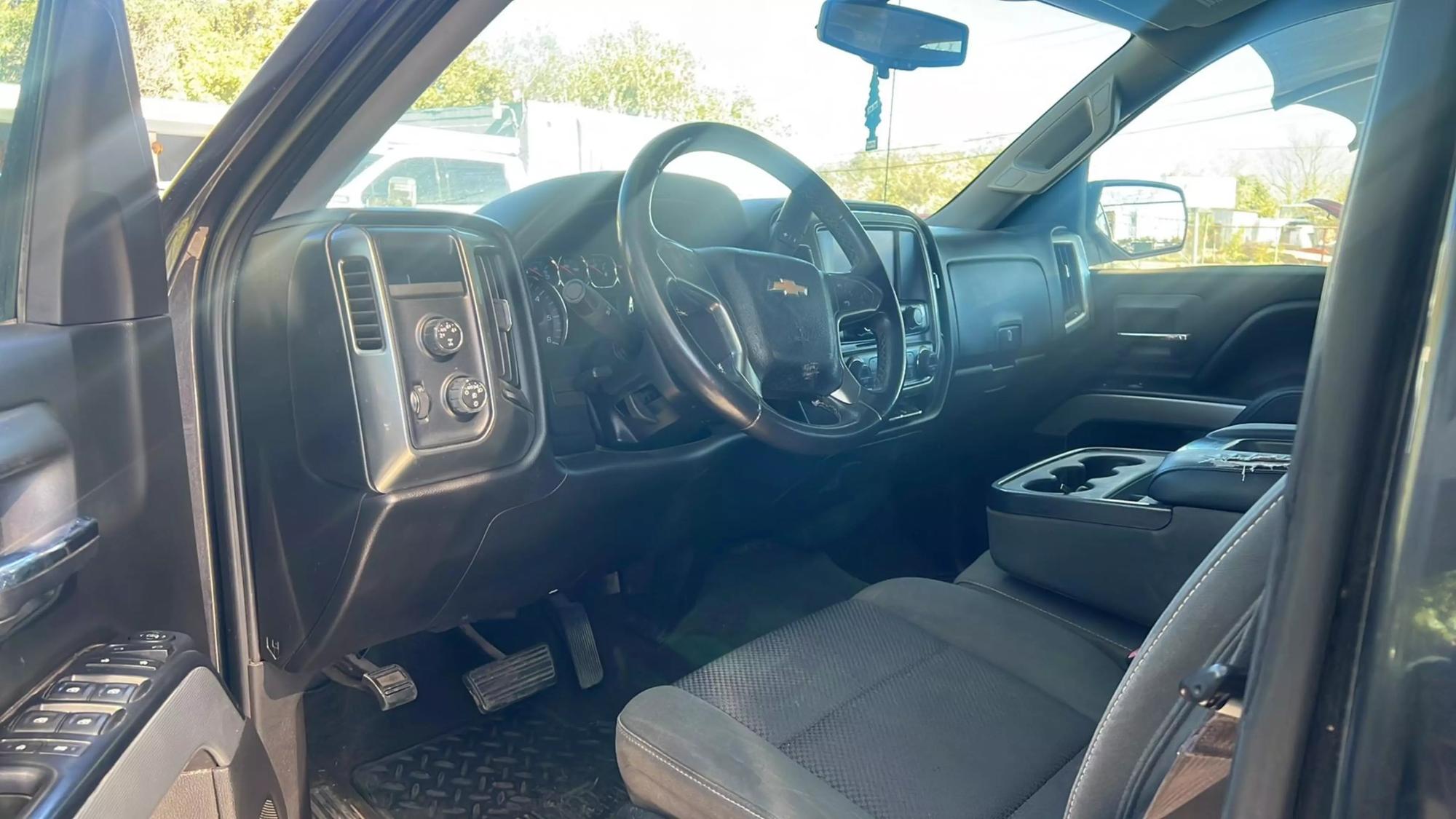 2015 Chevrolet Silverado 1500 LT photo 10