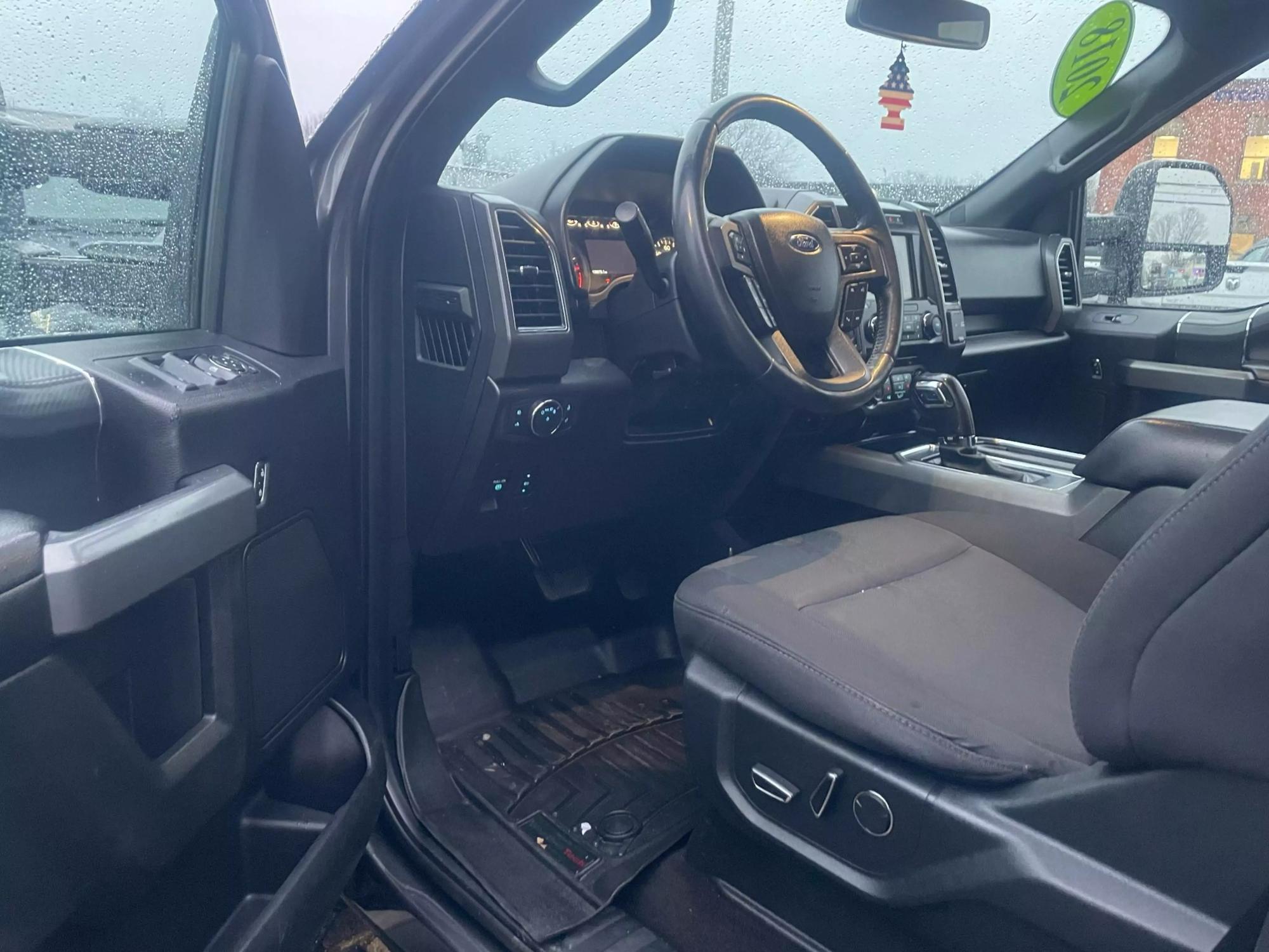 2018 Ford F-150 XLT photo 18