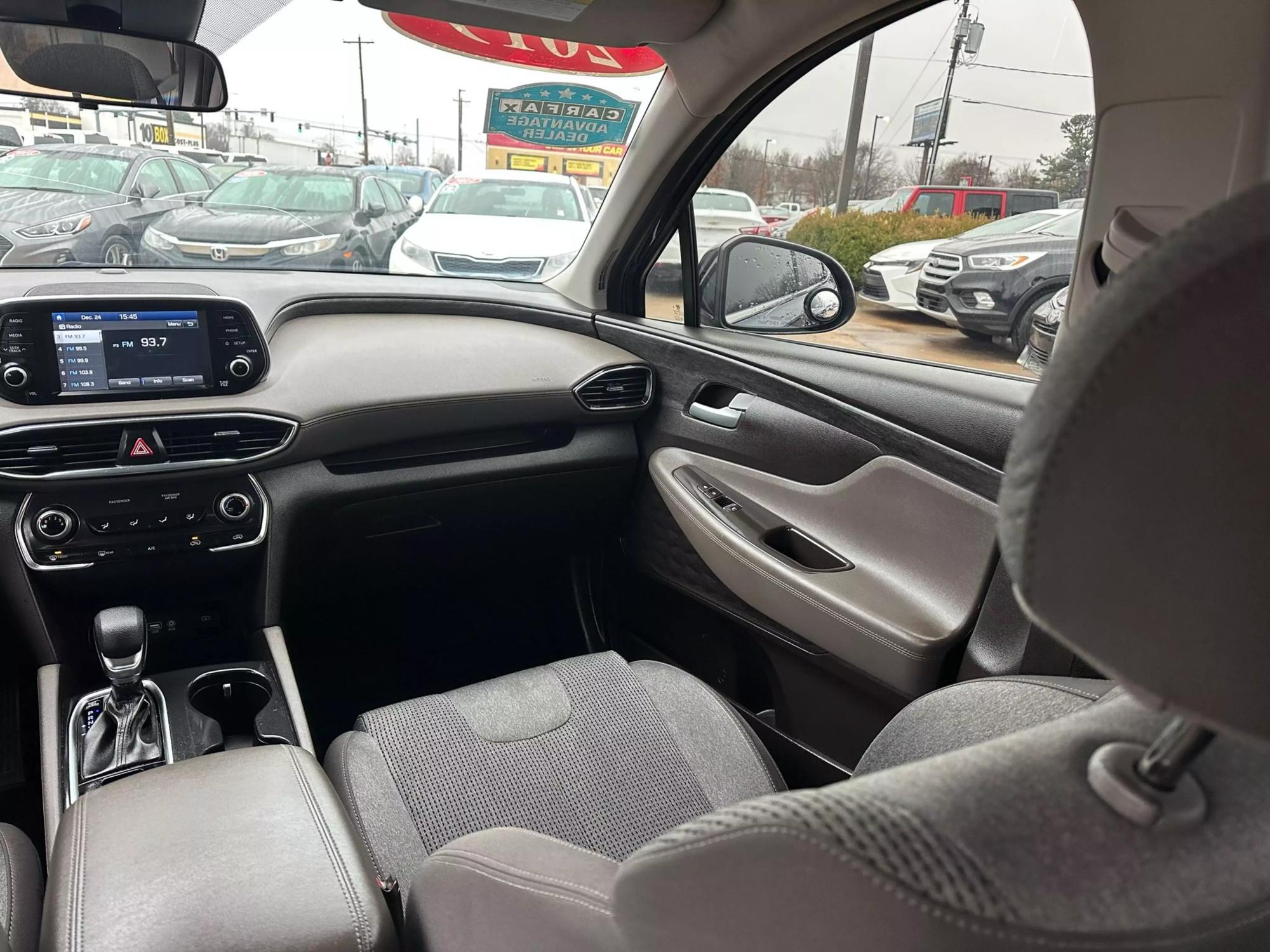 2019 Hyundai Santa Fe SE photo 50