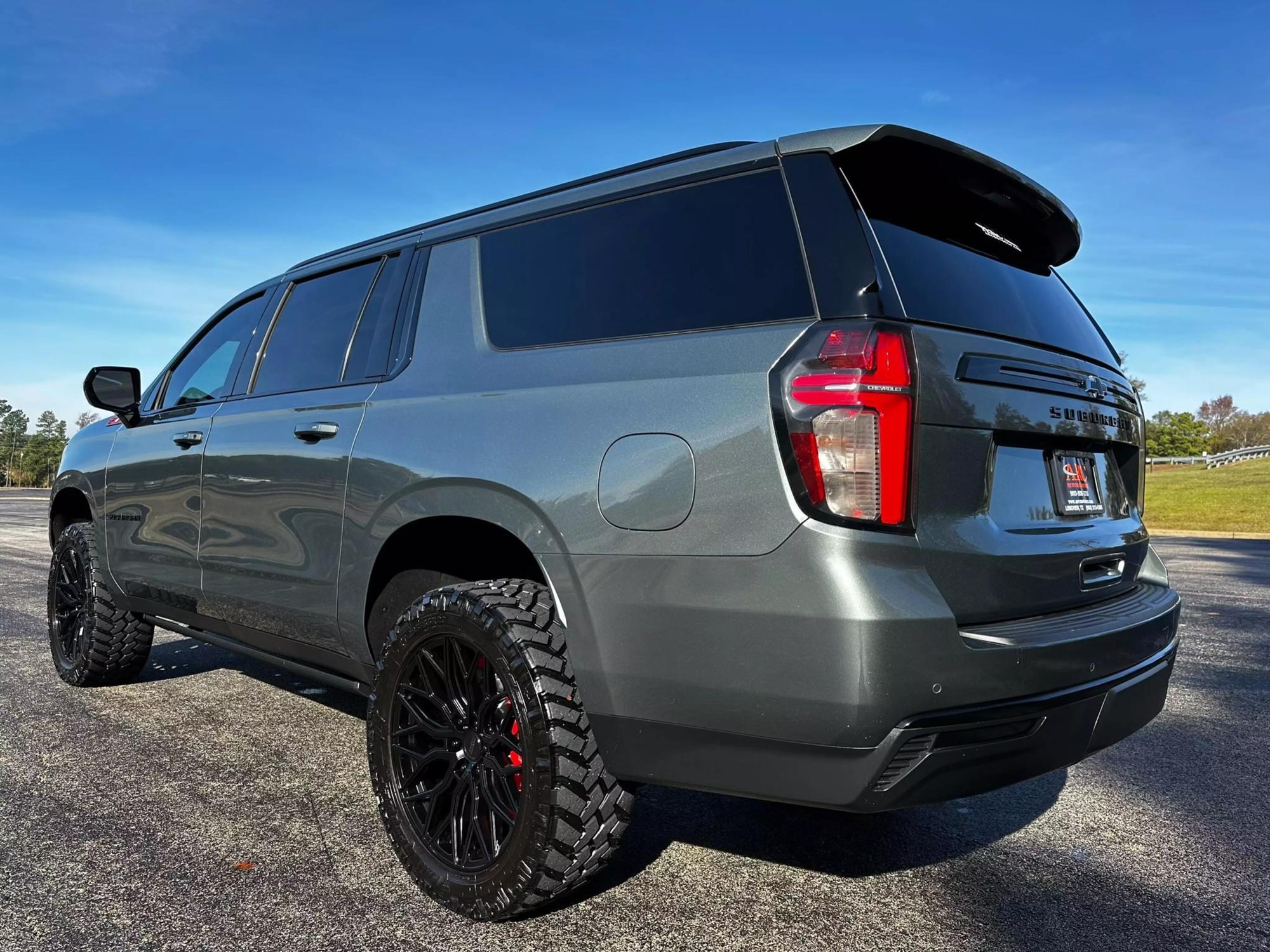 2023 Chevrolet Suburban Z71 photo 29