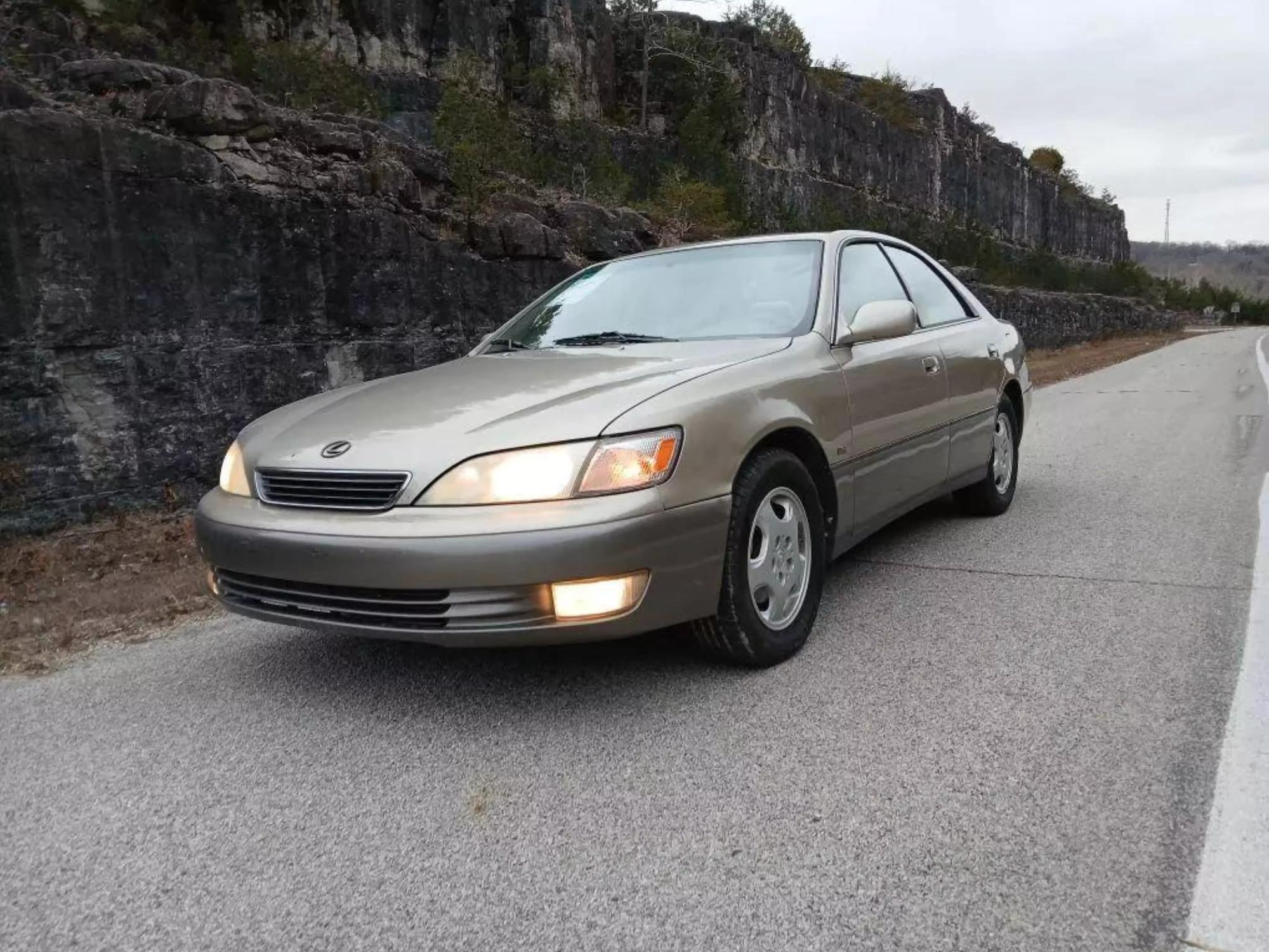 1999 Lexus ES 300 photo 18