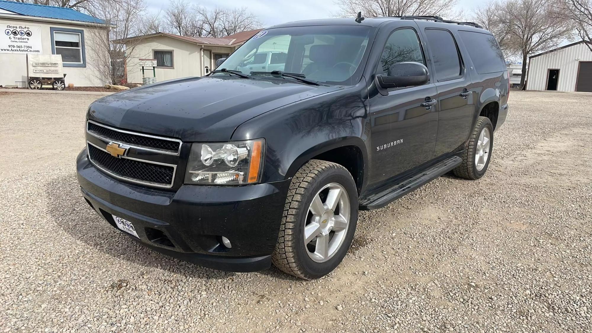 2011 Chevrolet Suburban LT photo 15