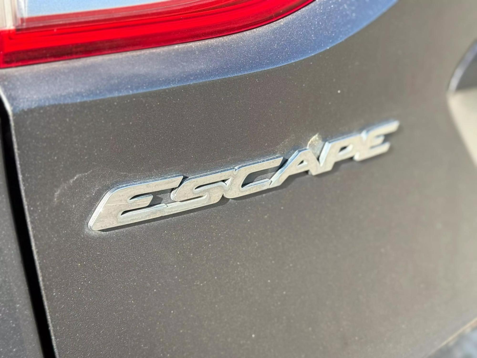 2015 Ford Escape SE photo 105