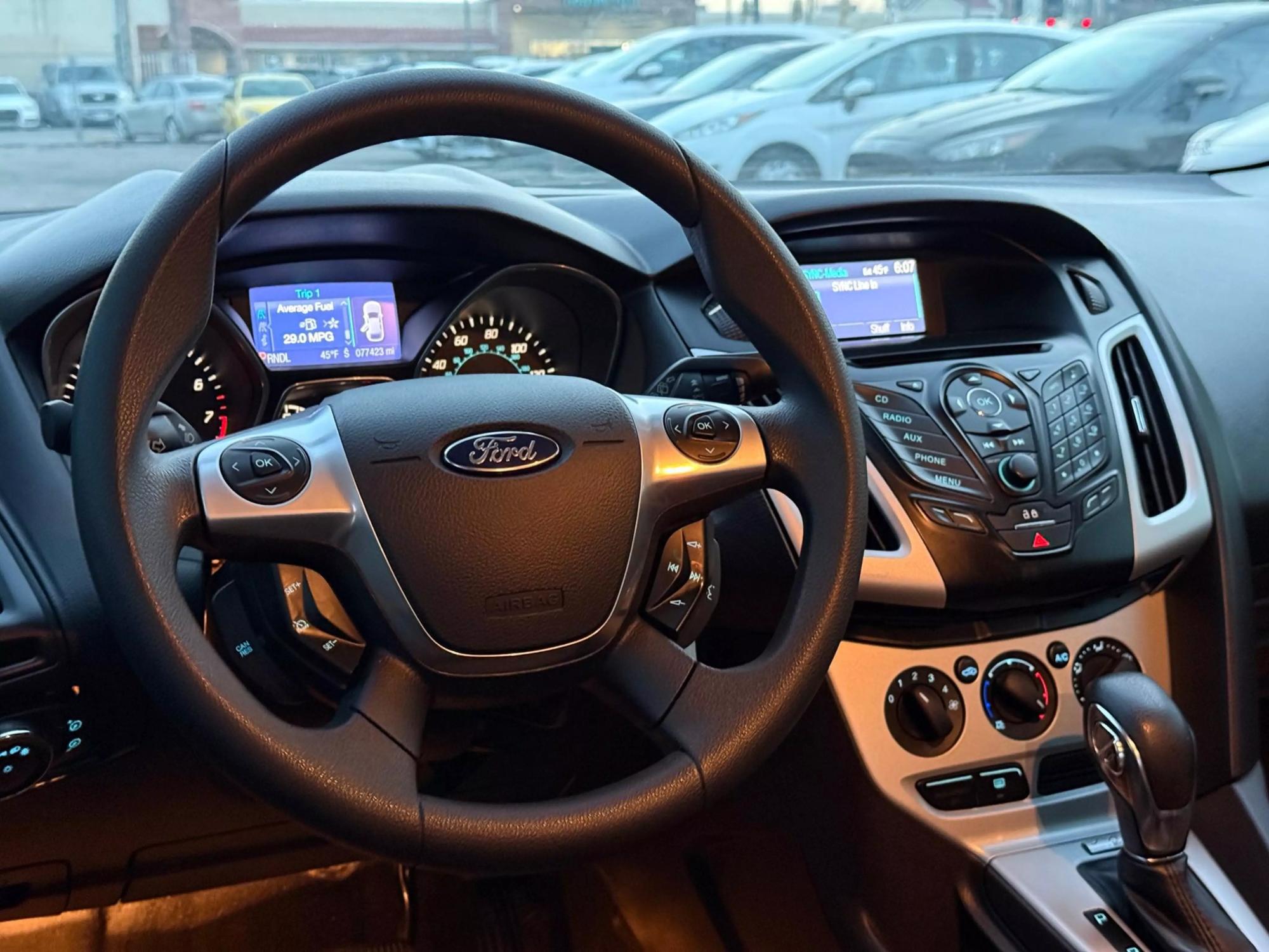 2013 Ford Focus SE photo 25