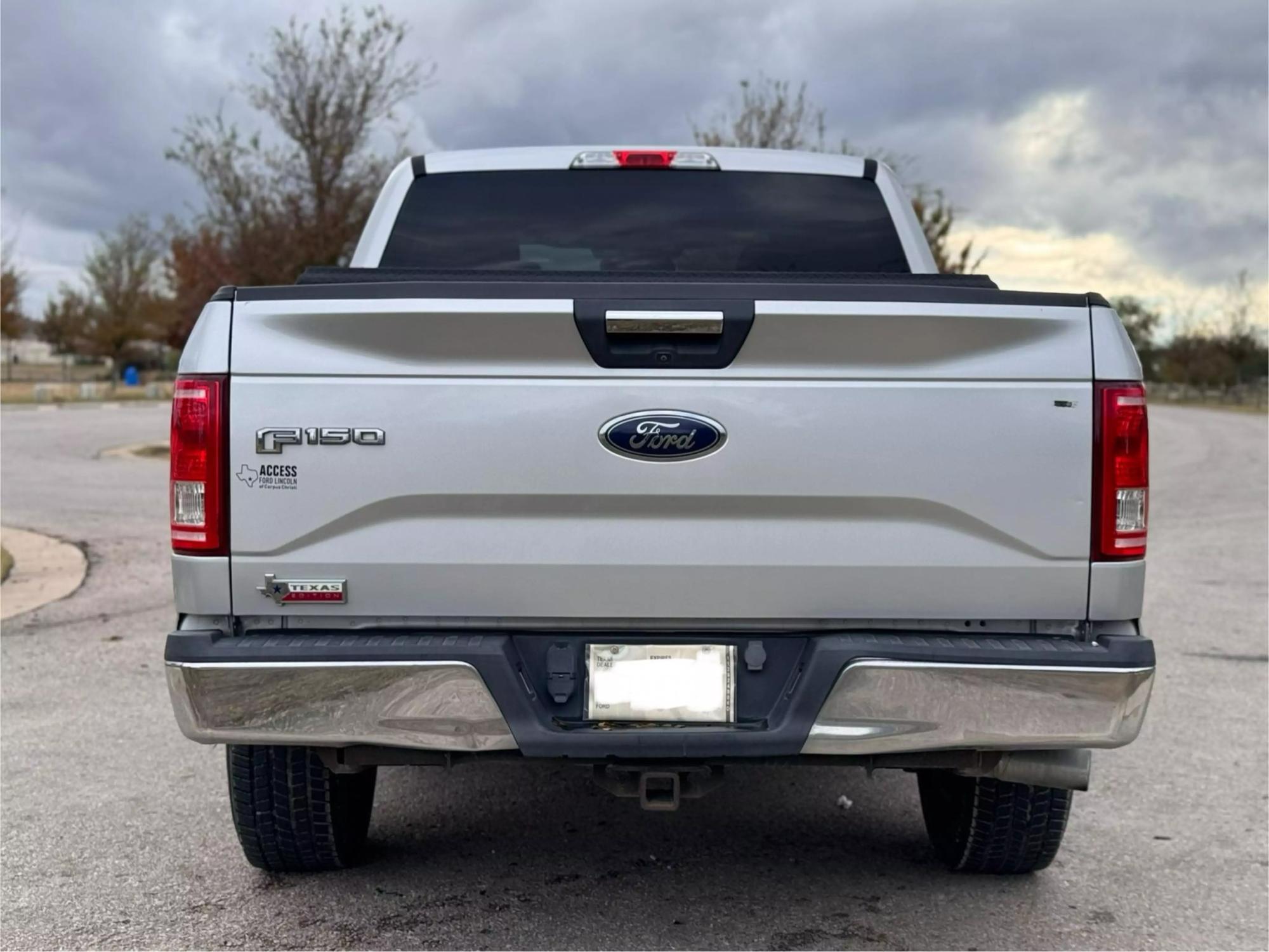 2015 Ford F-150 XLT photo 32