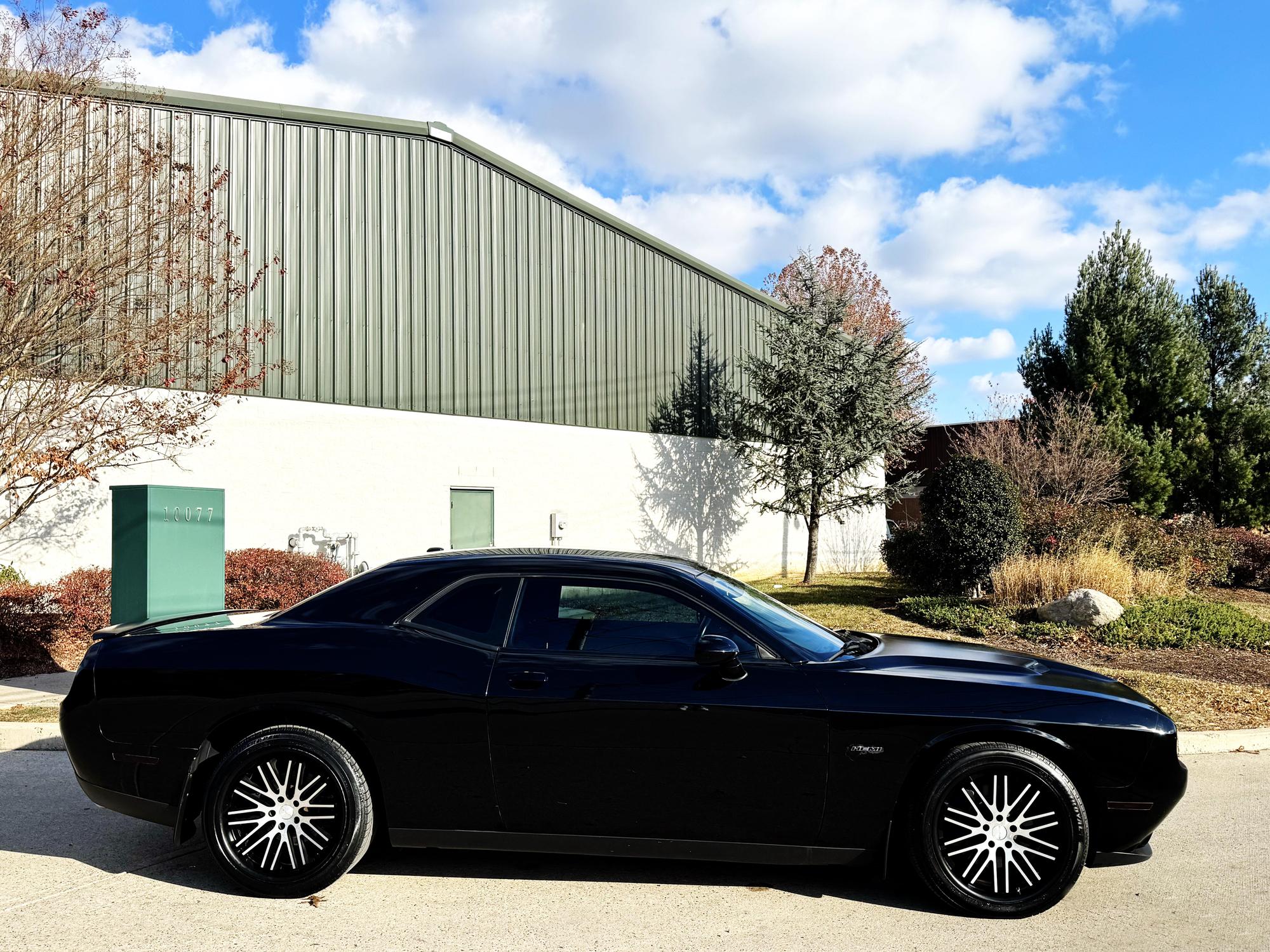 2017 Dodge Challenger R/T photo 34