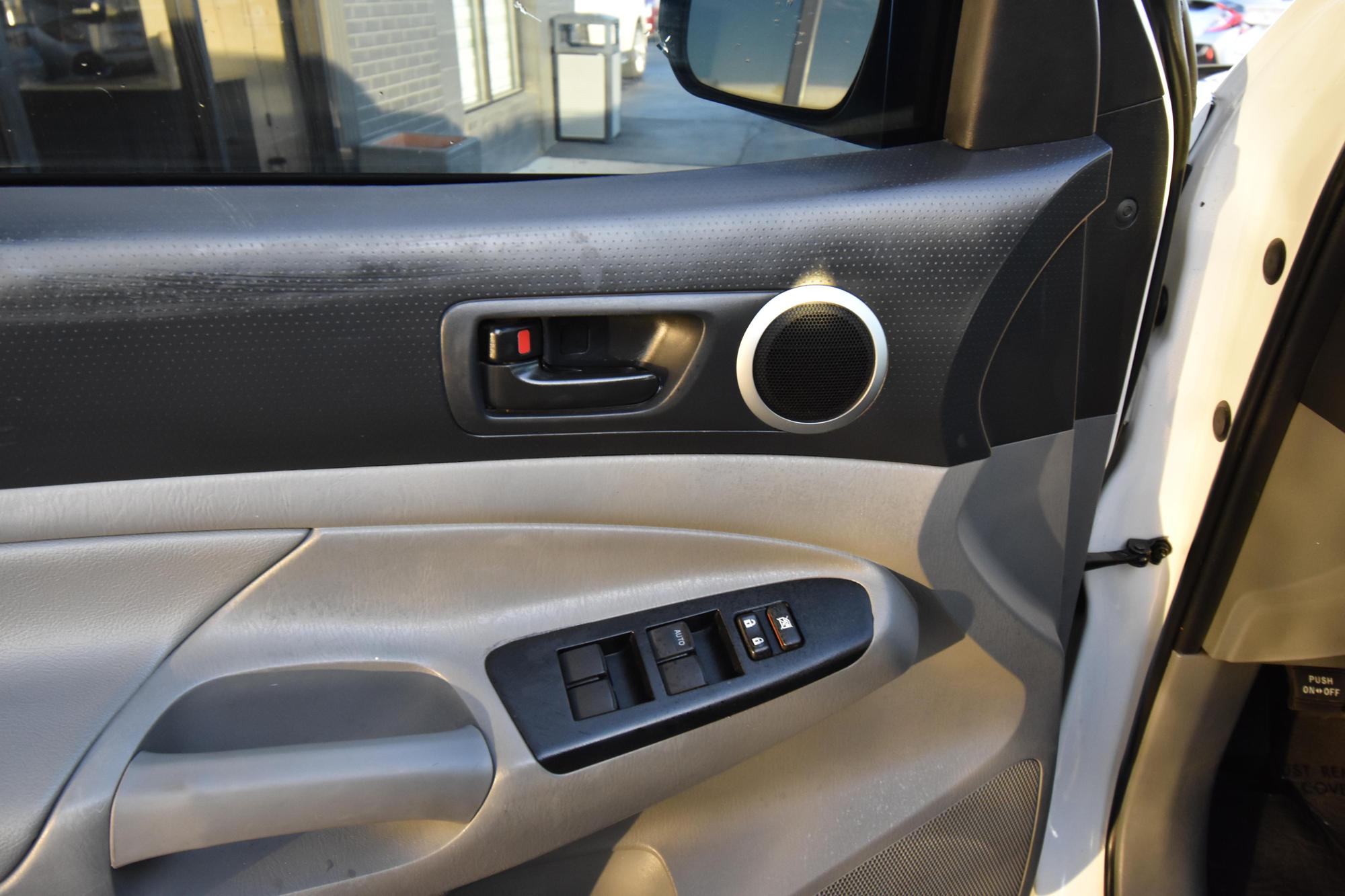 2014 Toyota Tacoma Base photo 39