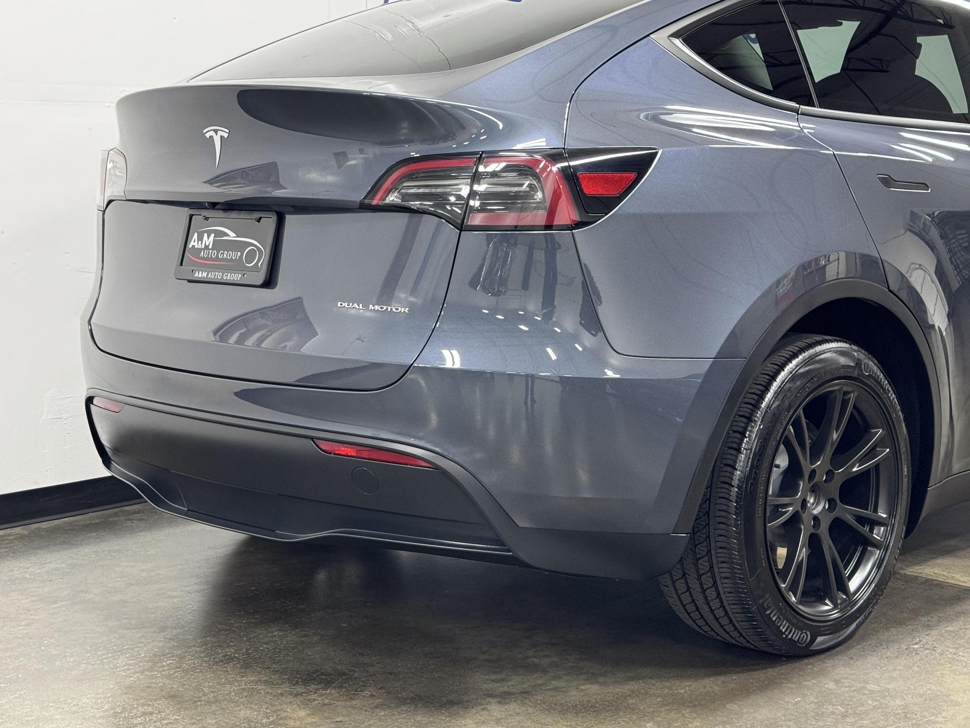 2023 Tesla Model Y Long Range photo 26