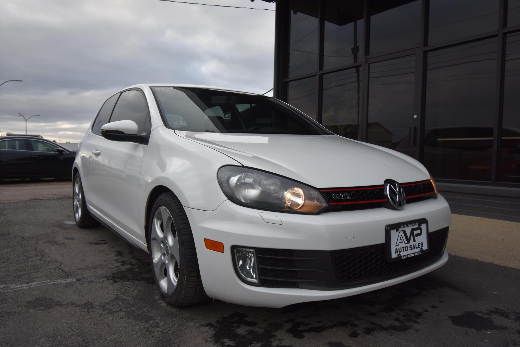 2010 Volkswagen GTI Base photo 27