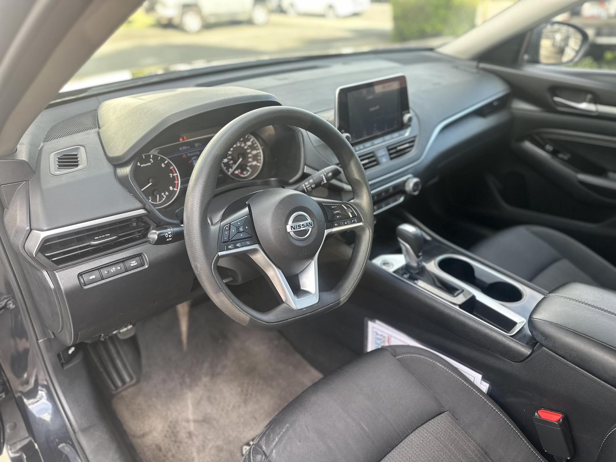 2021 Nissan Altima SV photo 28