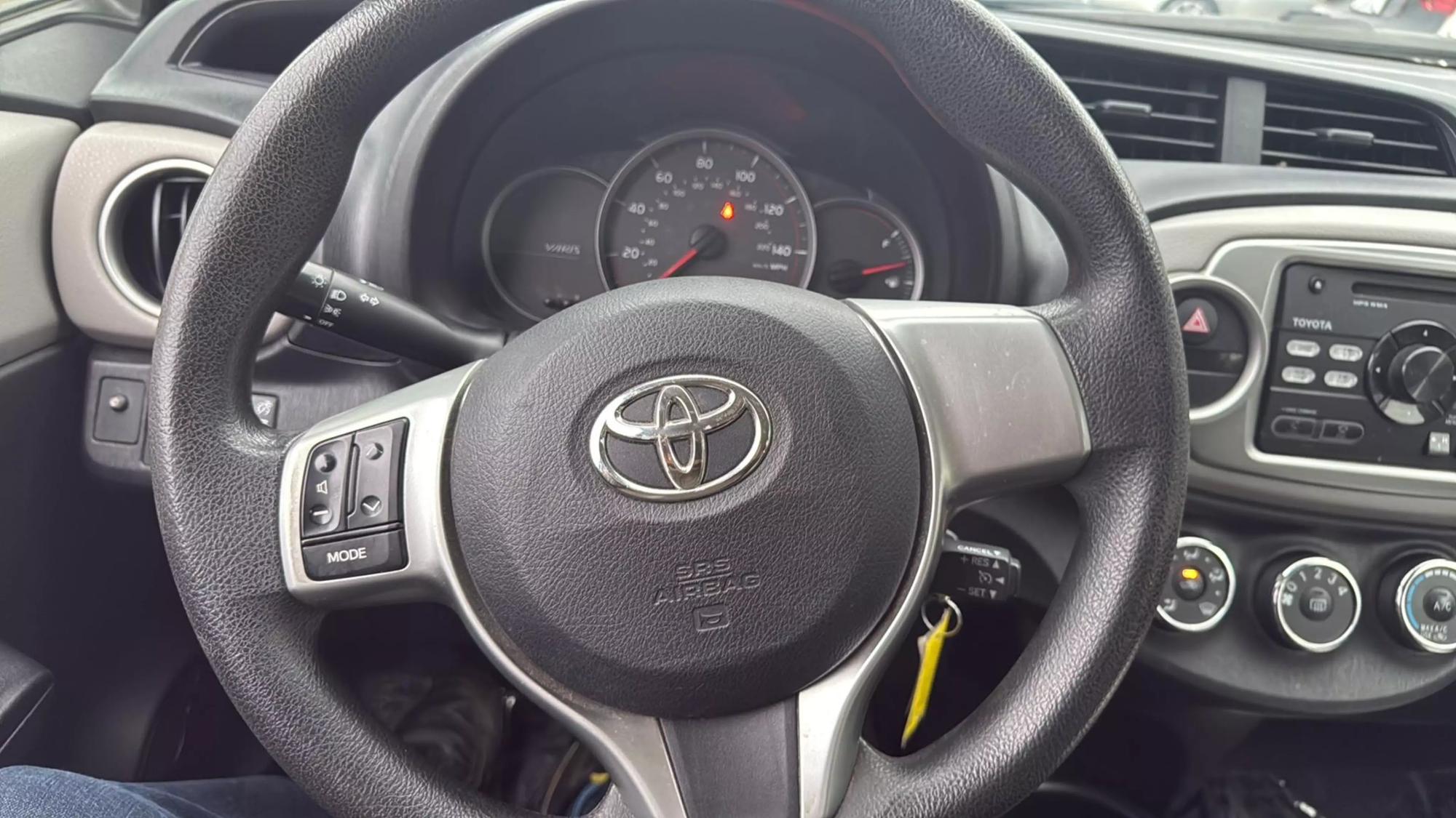 2012 Toyota Yaris L photo 77