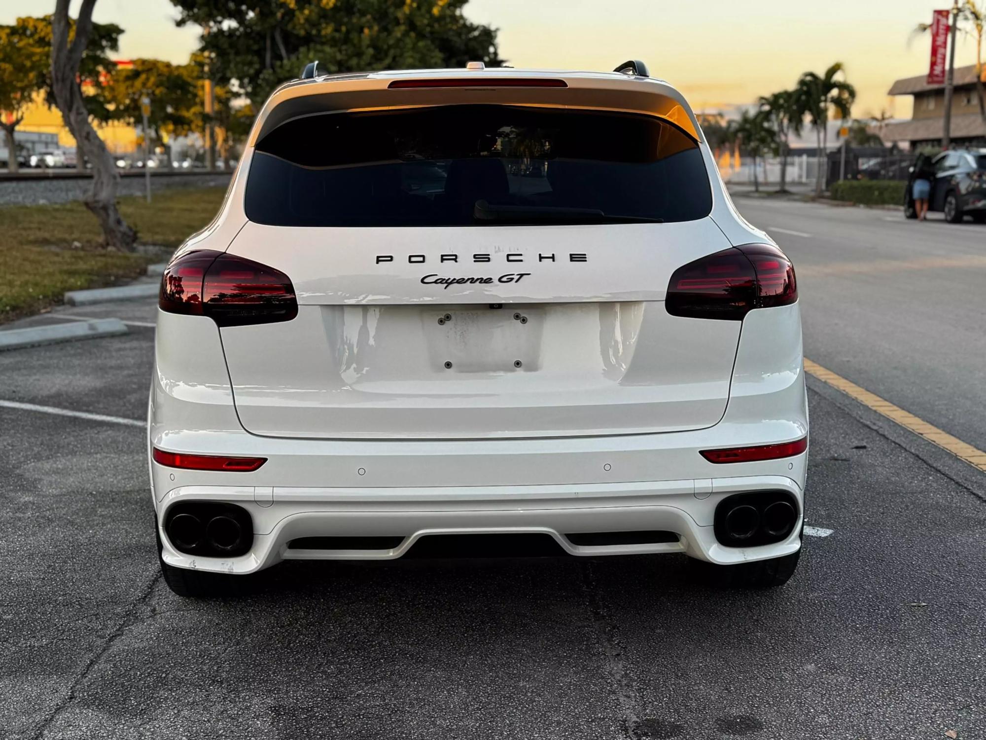 2016 Porsche Cayenne GTS photo 50