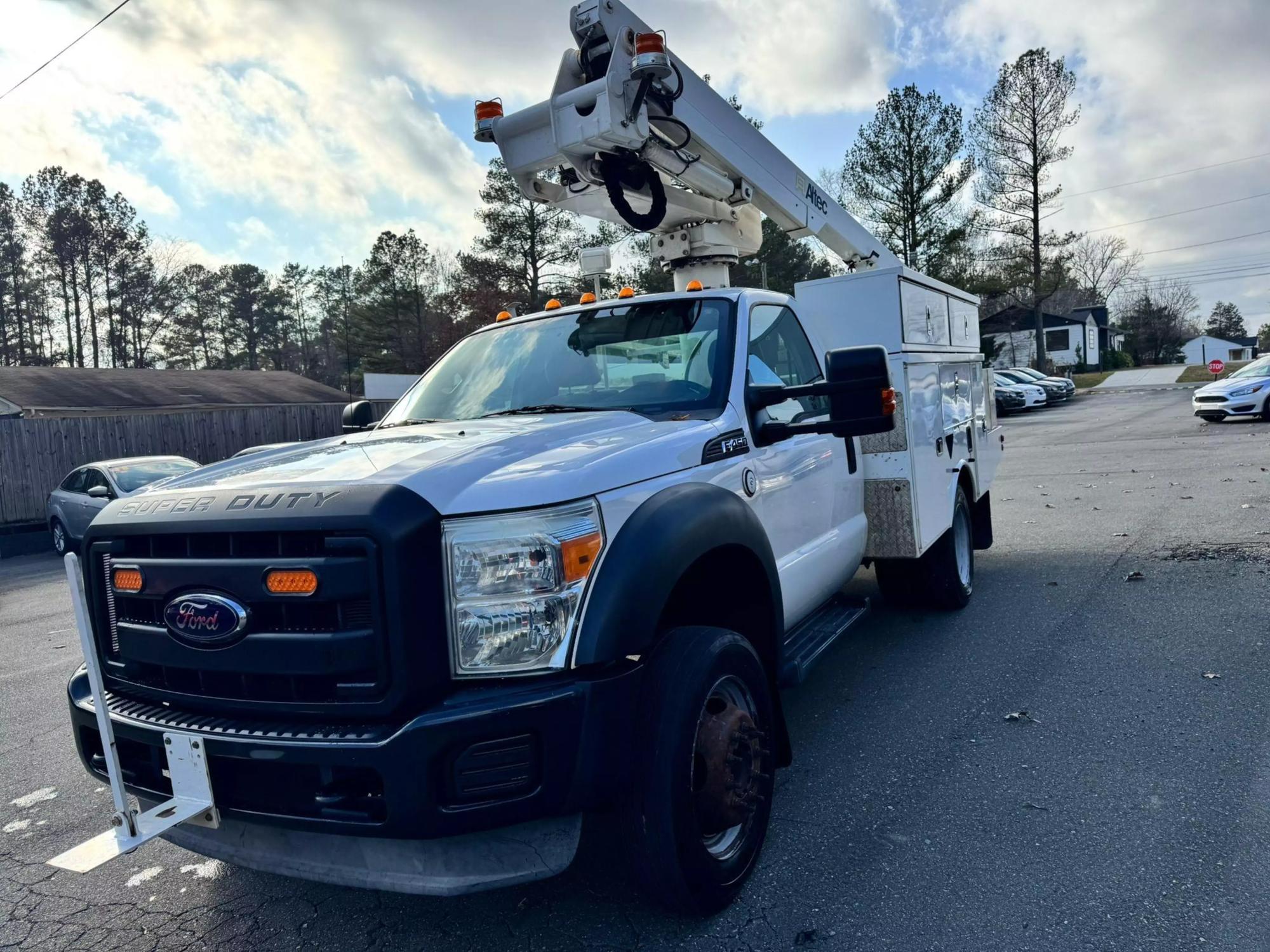 2012 Ford F-450 Super Duty Chassis Cab null photo 43